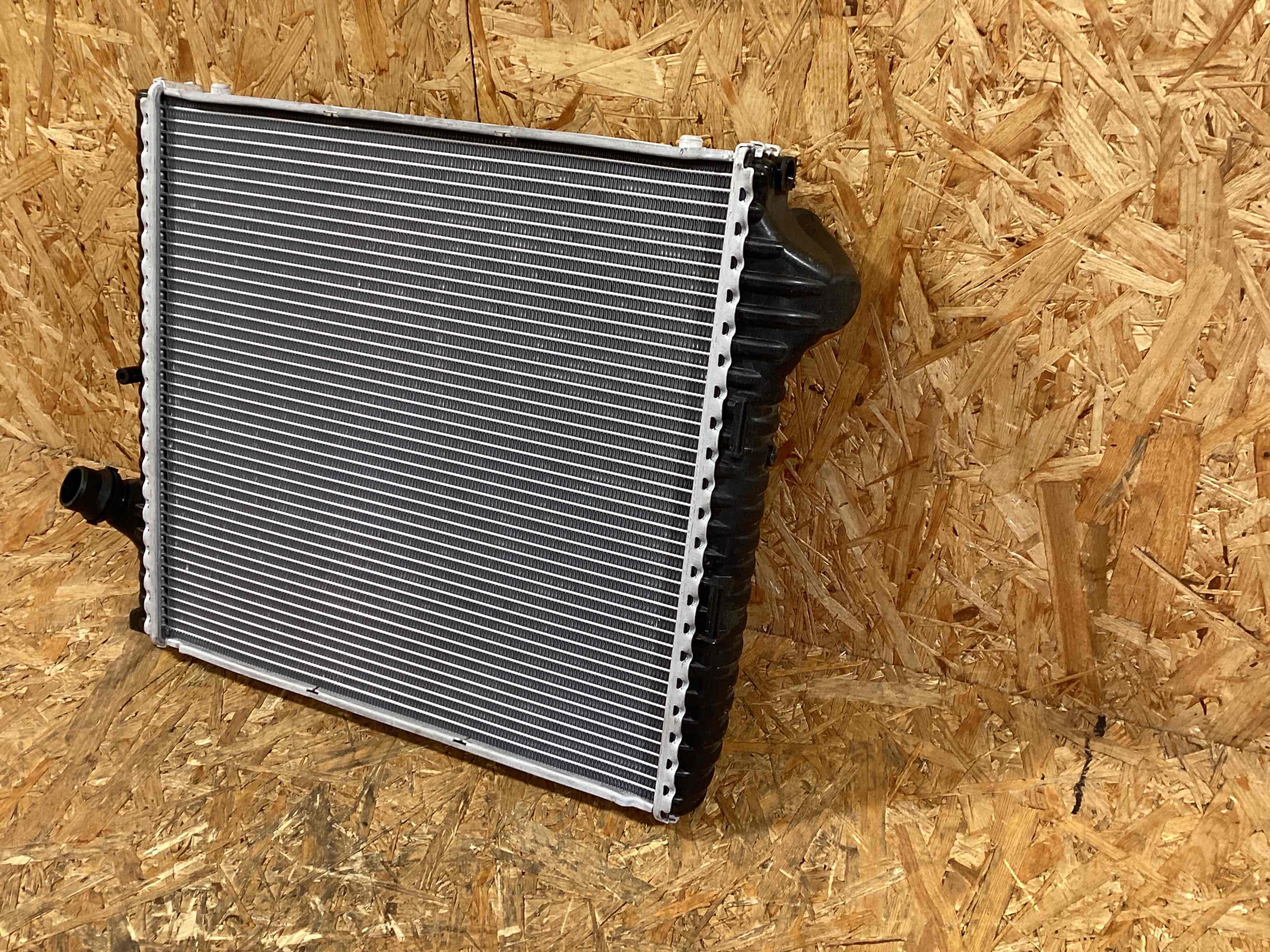 Радиатор (основной) Porsche 911 190226-121