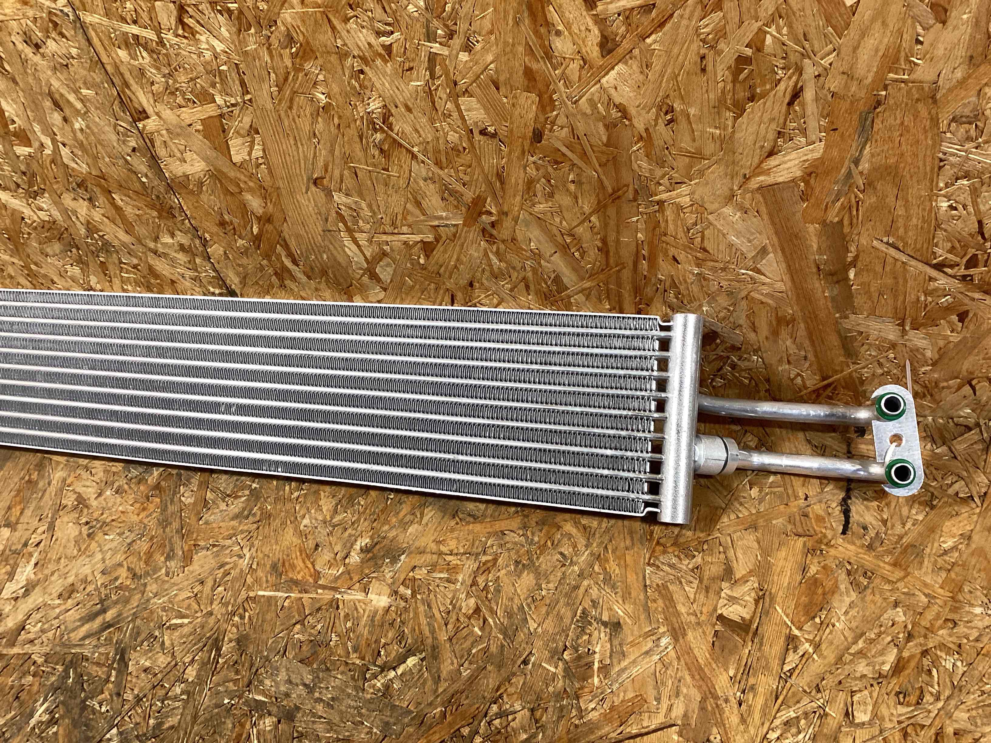 Радиатор масляный Porsche Panamera 190226-124