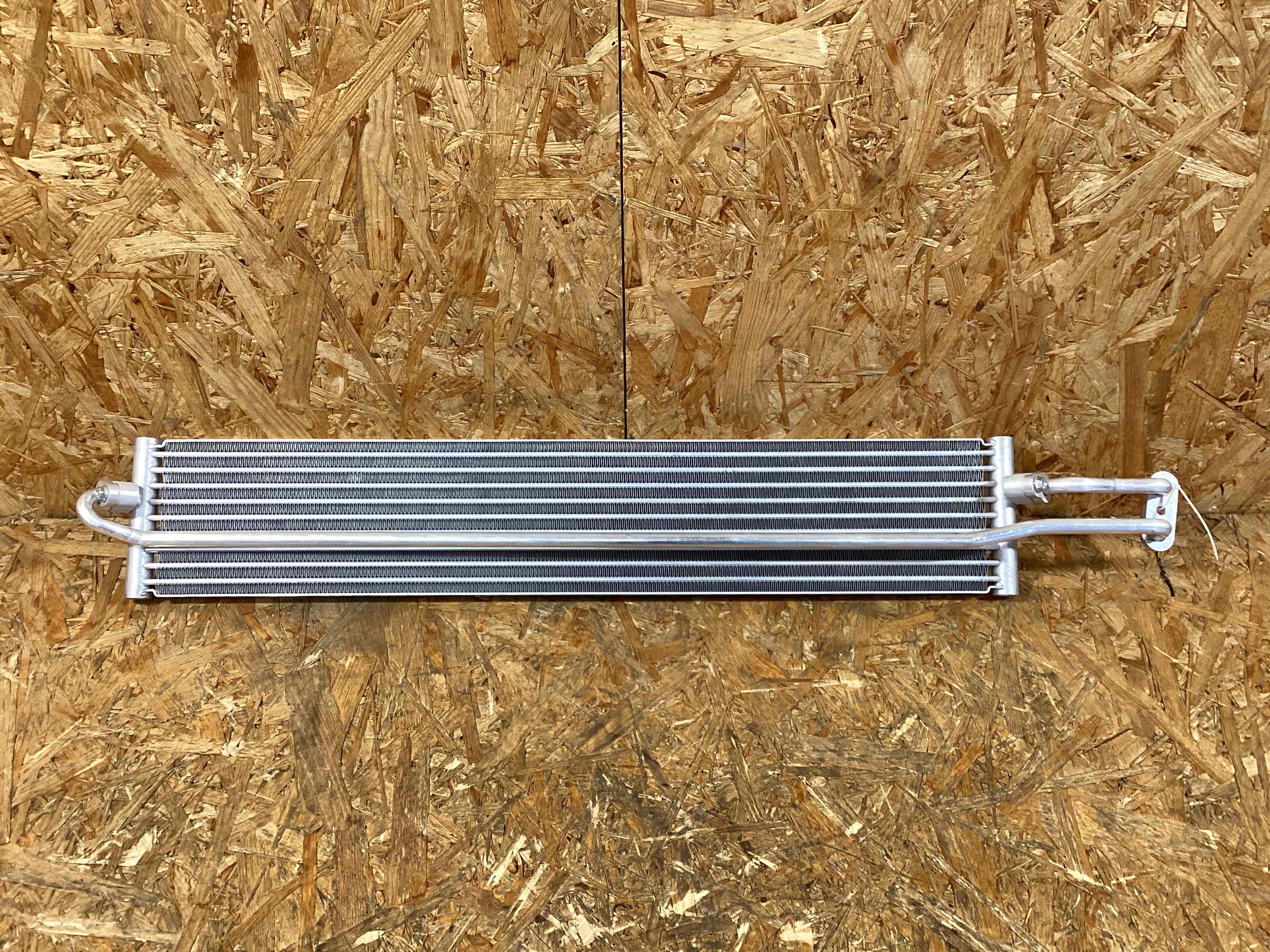 Радиатор масляный Porsche Panamera 190226-124