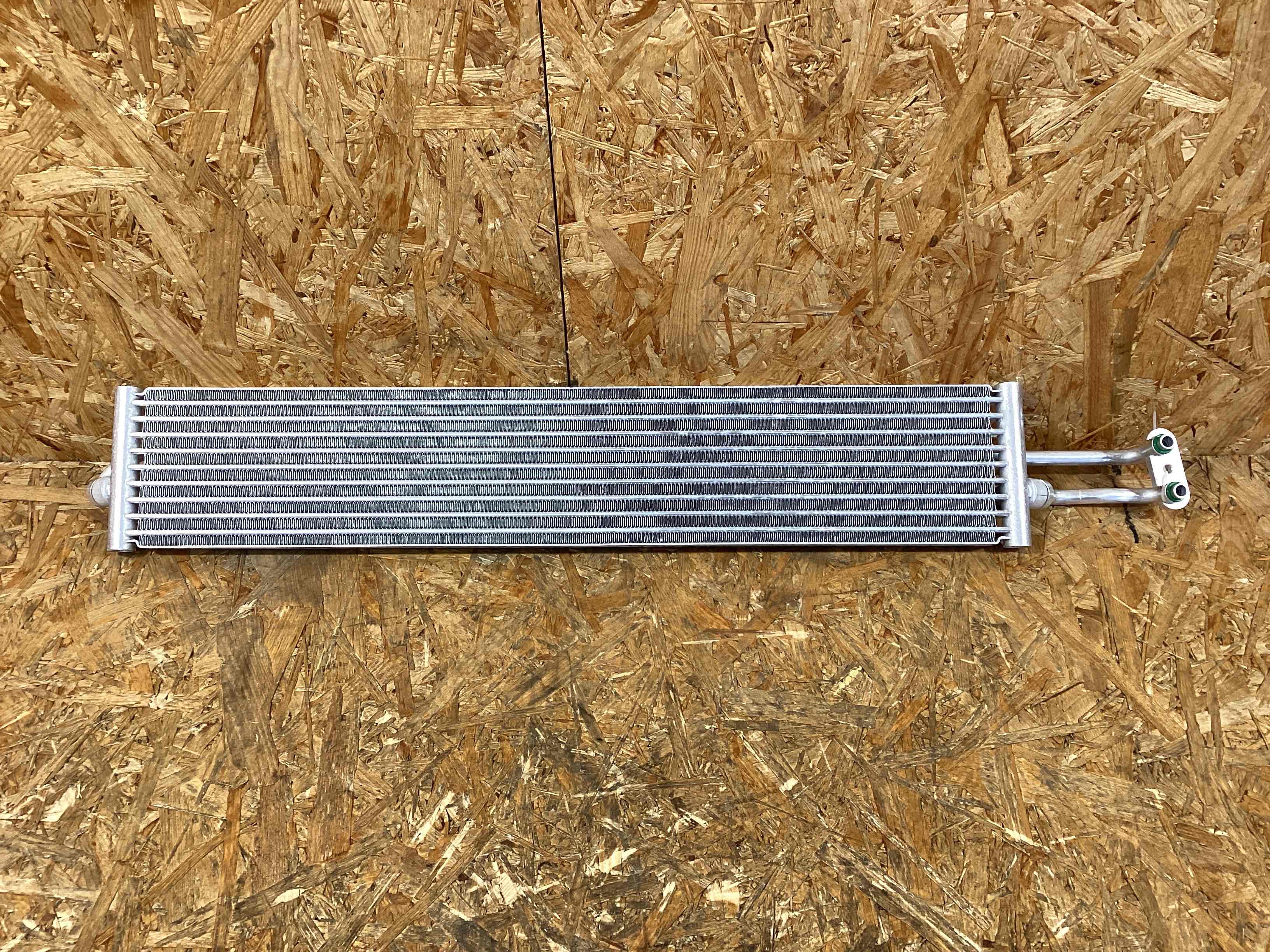 Радиатор масляный Porsche Panamera 190226-124