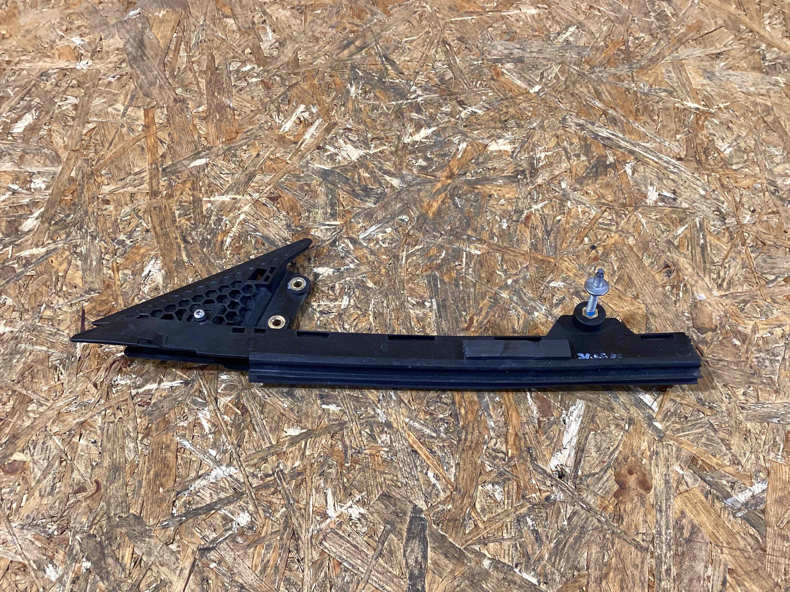 Молдинг двери передней левой Porsche 911 190226-125