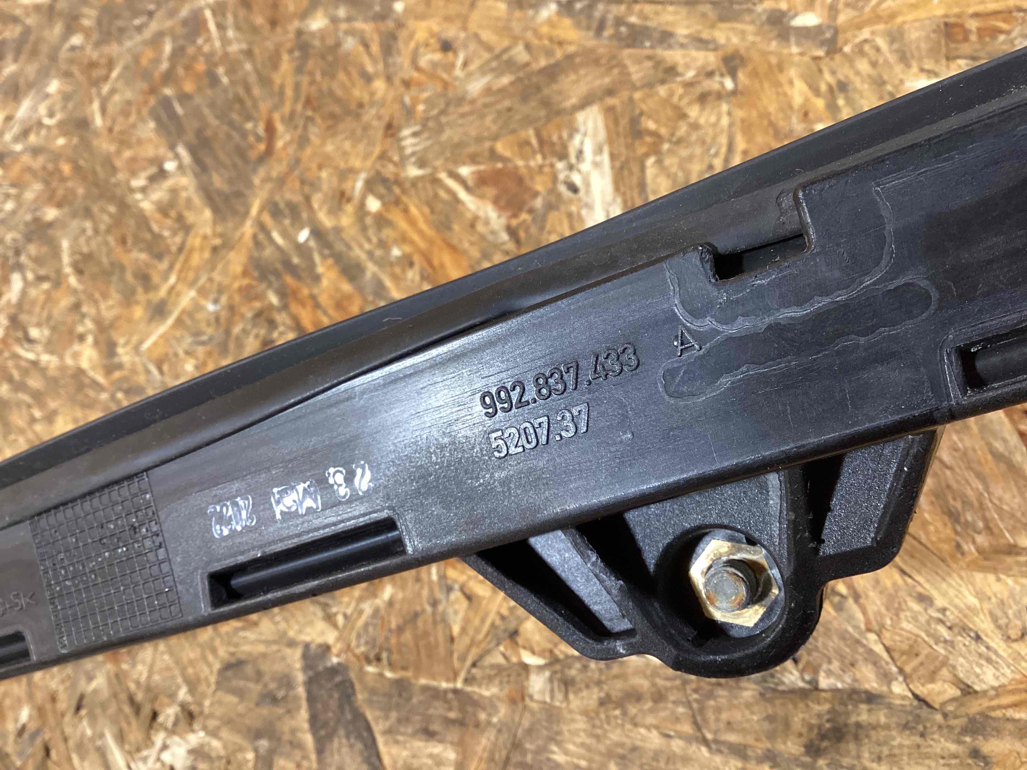 Молдинг двери передней левой Porsche 911 190226-125