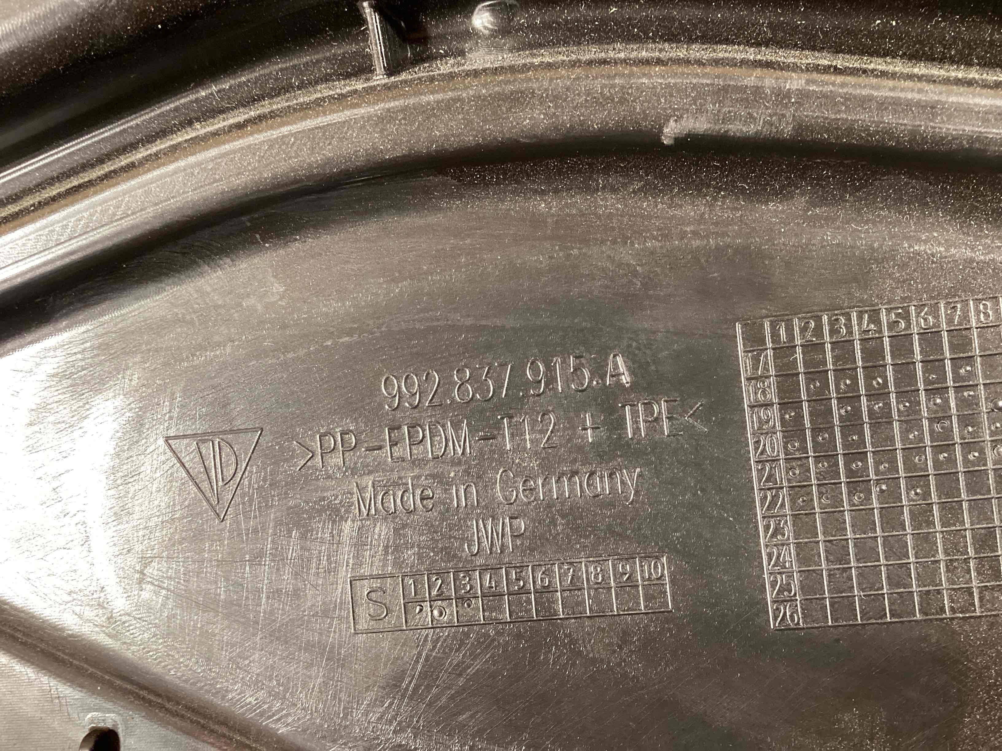 Молдинг двери передней левой Porsche 911 190226-129