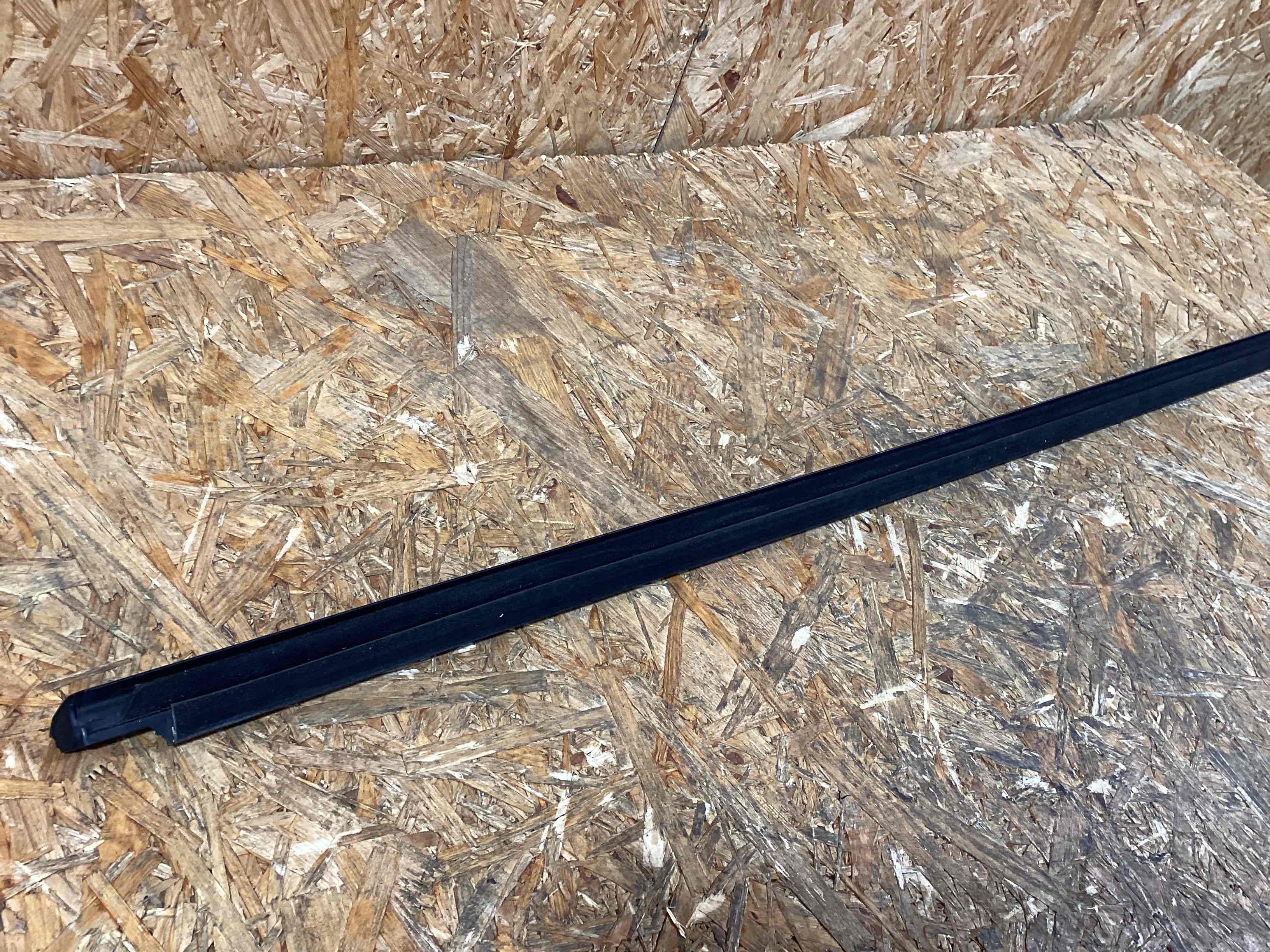 Молдинг двери передней левой Porsche 911 190226-130