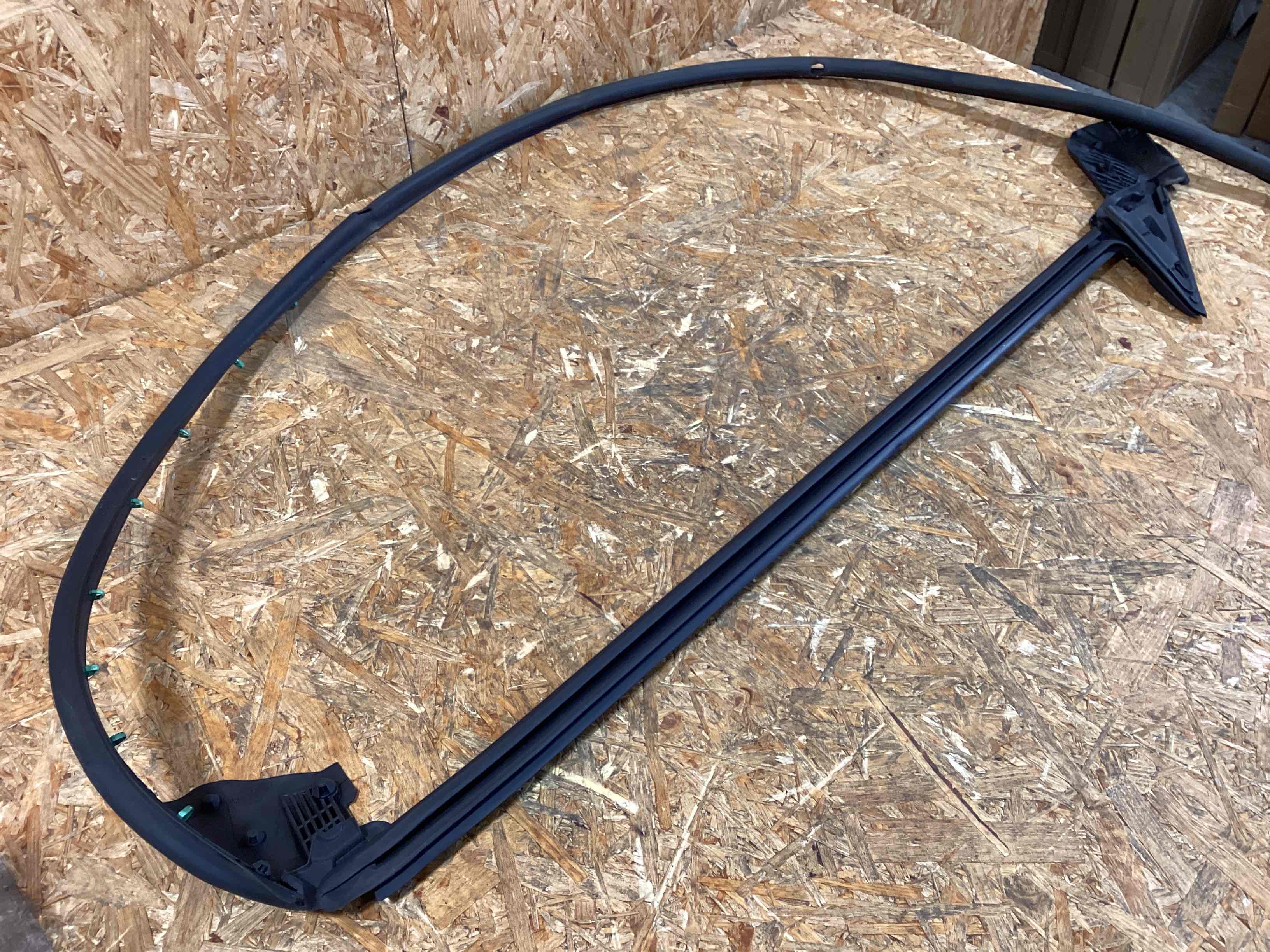 Уплотнитель стекла/двери Porsche 911 190226-131