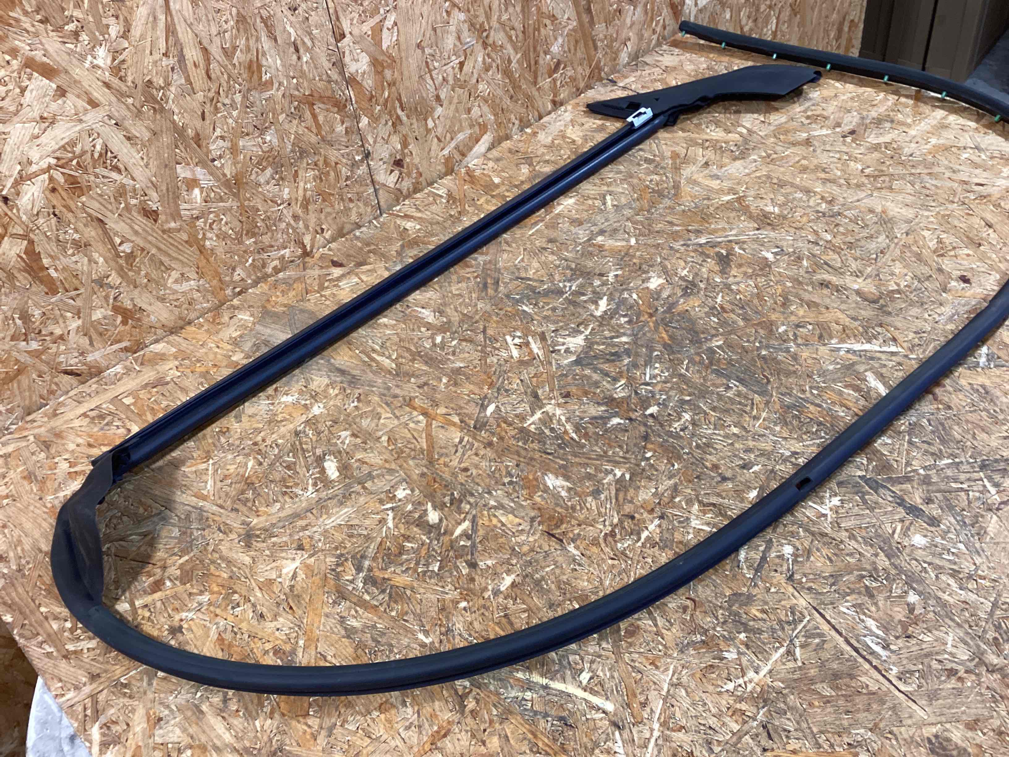 Уплотнитель стекла/двери Porsche 911 190226-131