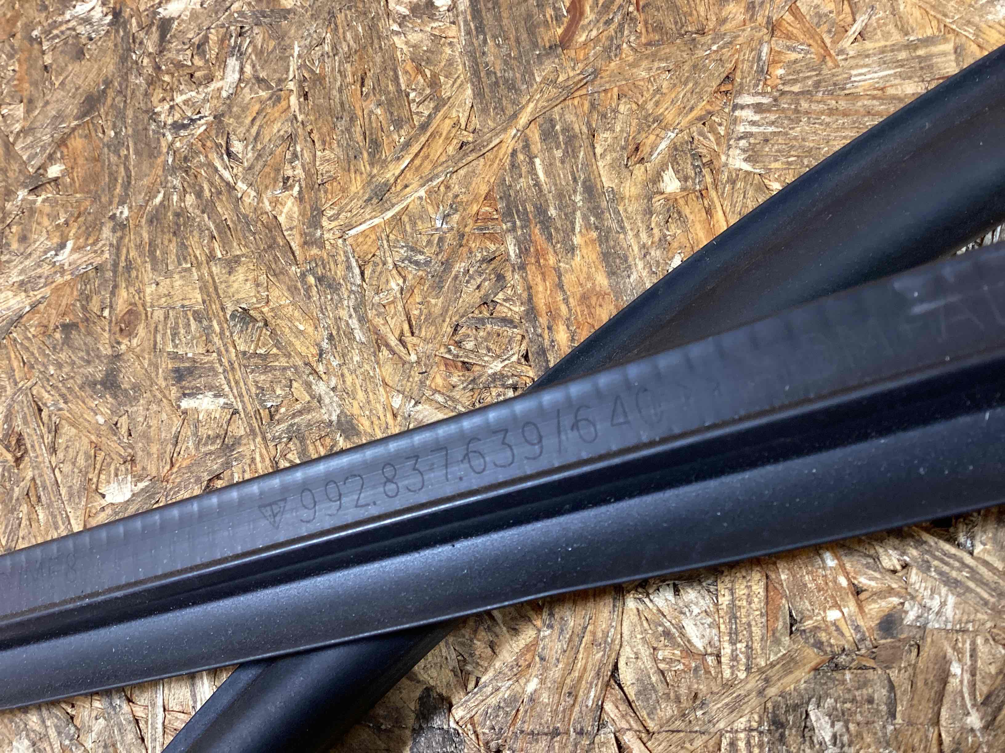 Уплотнитель стекла/двери Porsche 911 190226-131