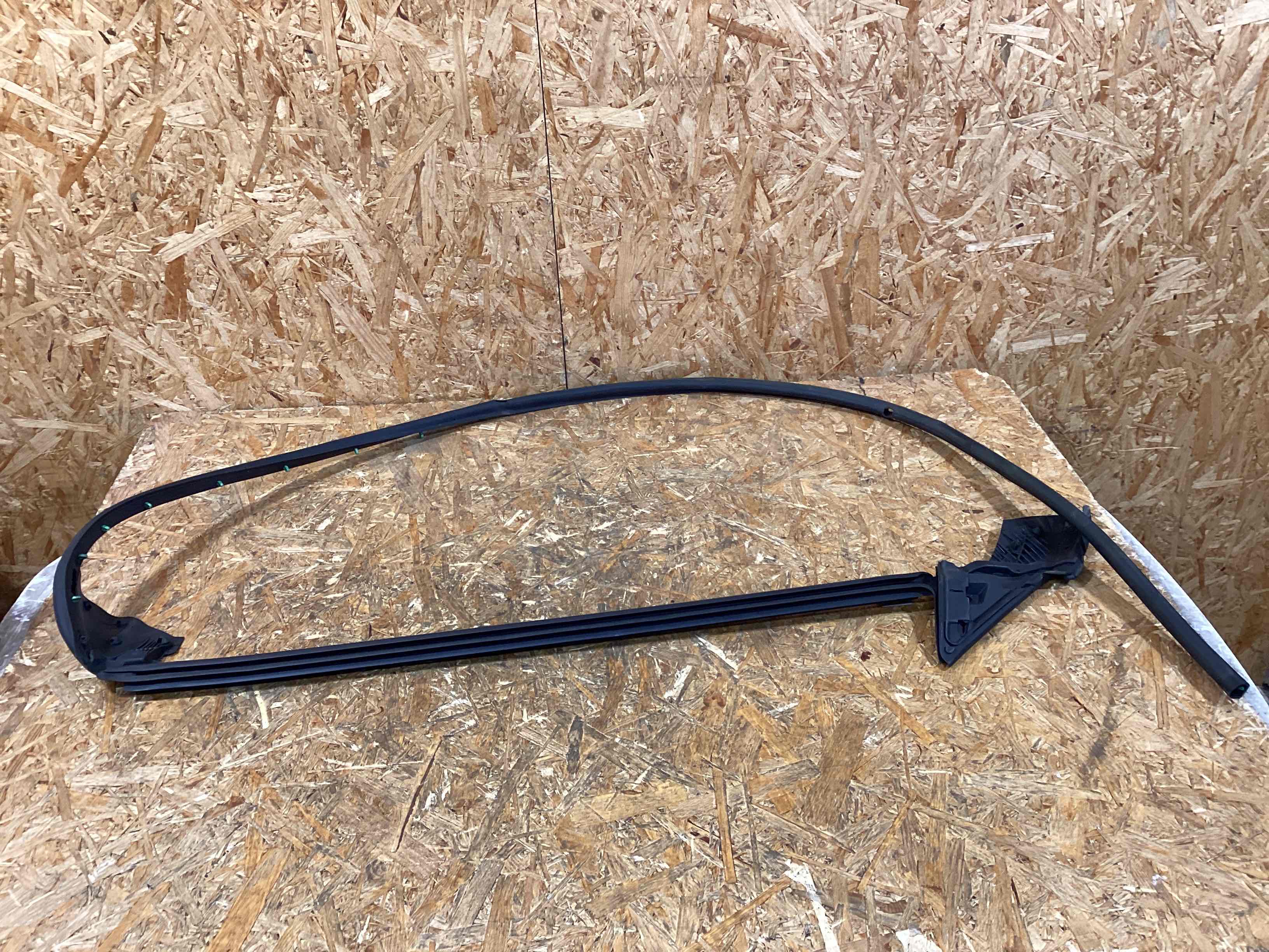 Уплотнитель стекла/двери Porsche 911 190226-131