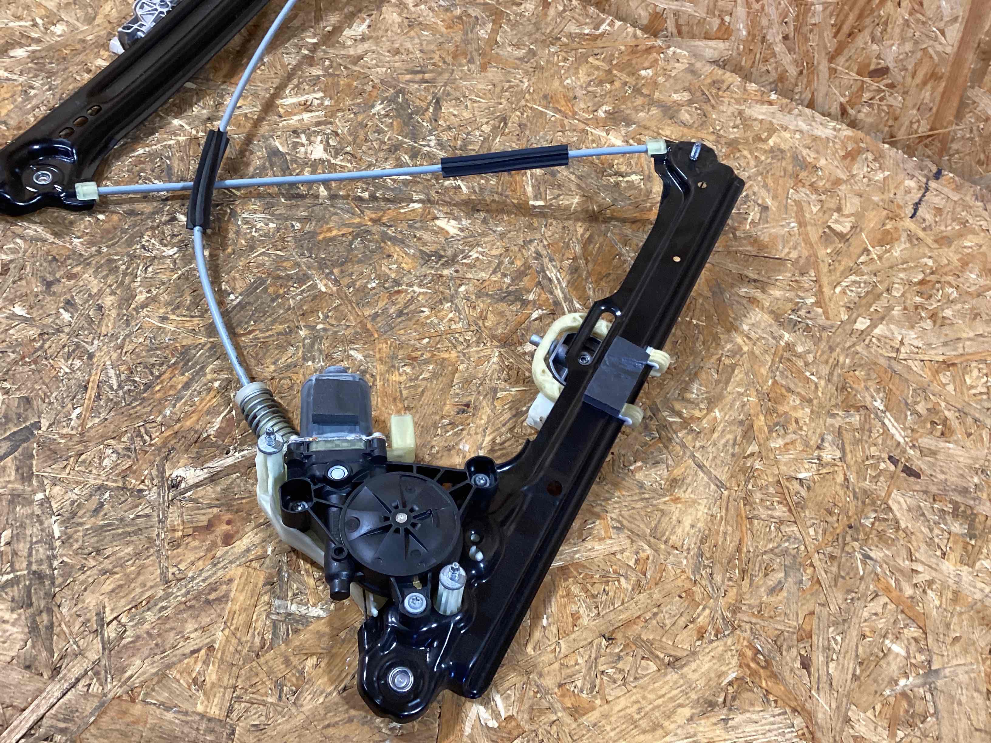 Стеклоподъемник передний левый Porsche 911 190226-133