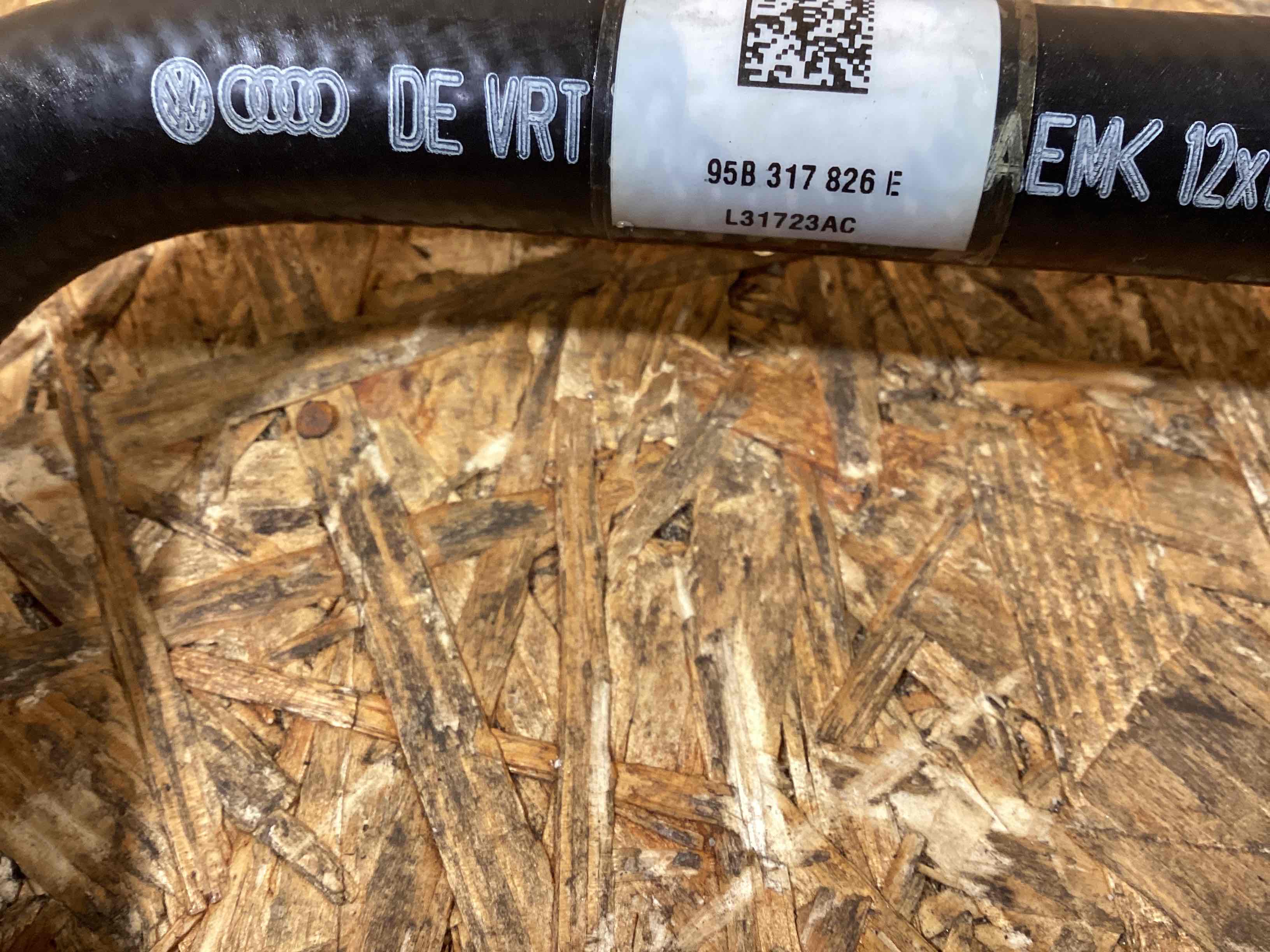 Патрубок Porsche Macan 190226-135