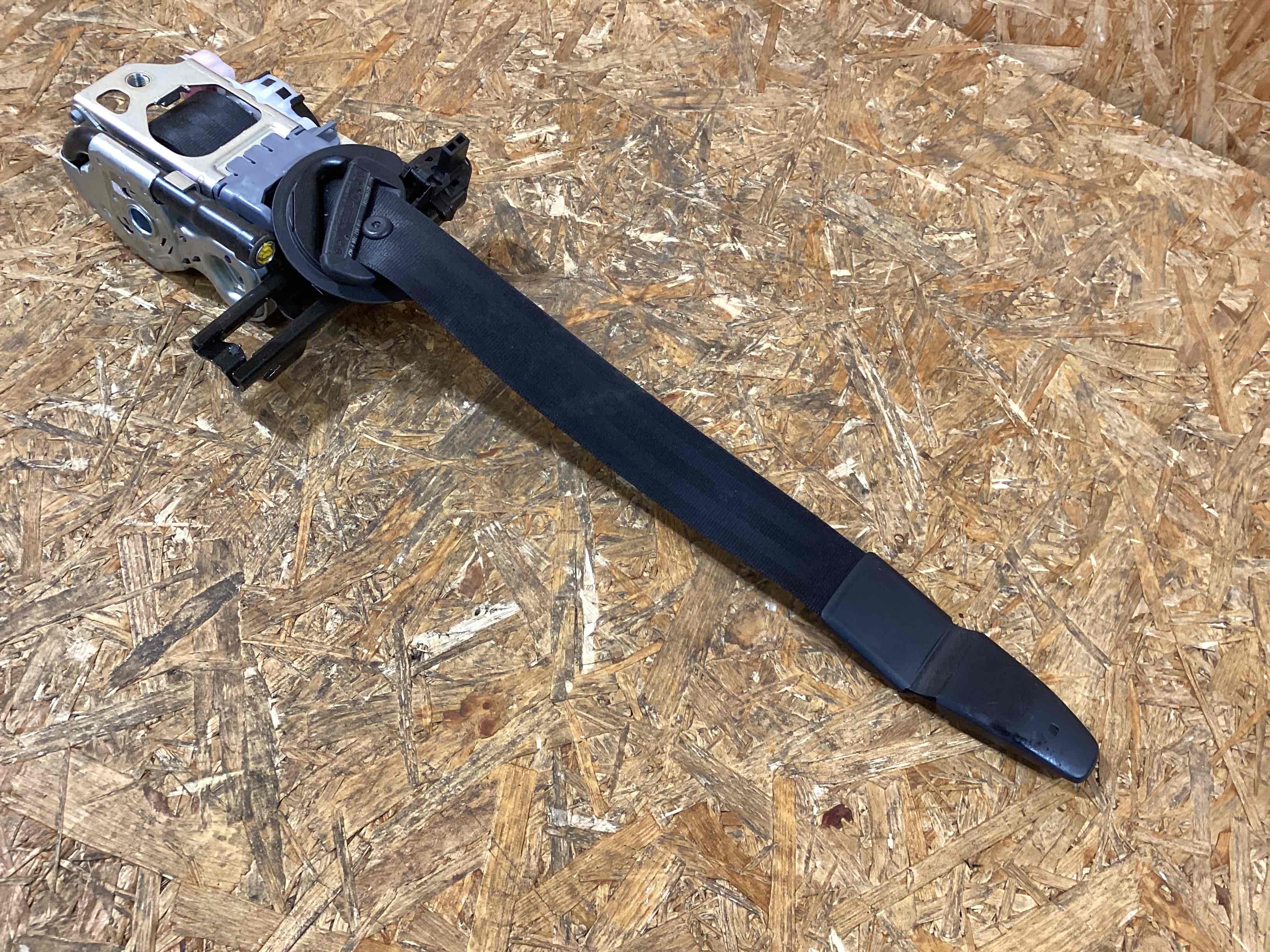 Ремень безопасности Porsche Macan 190226-138