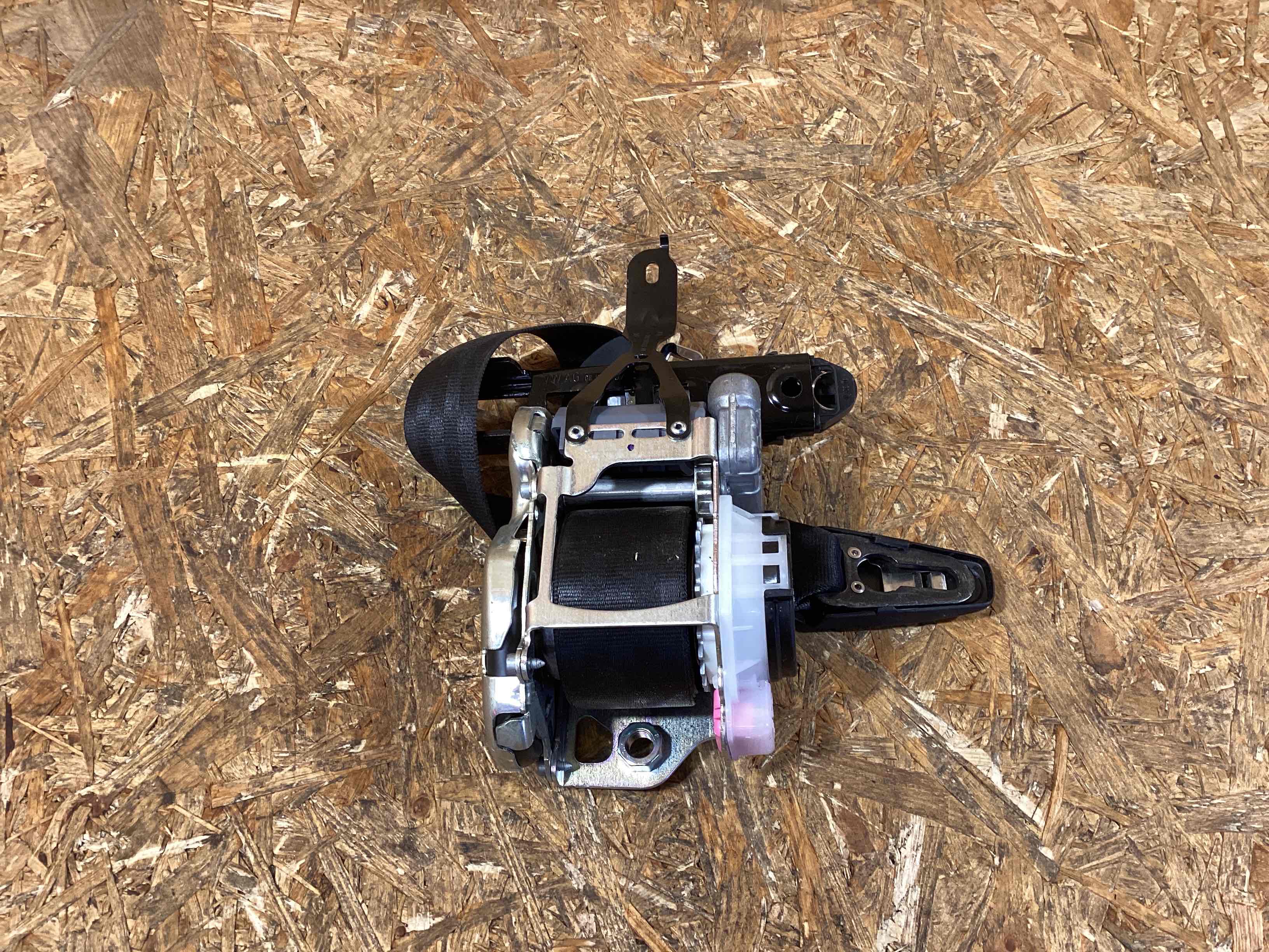 Ремень безопасности Porsche Macan 190226-138