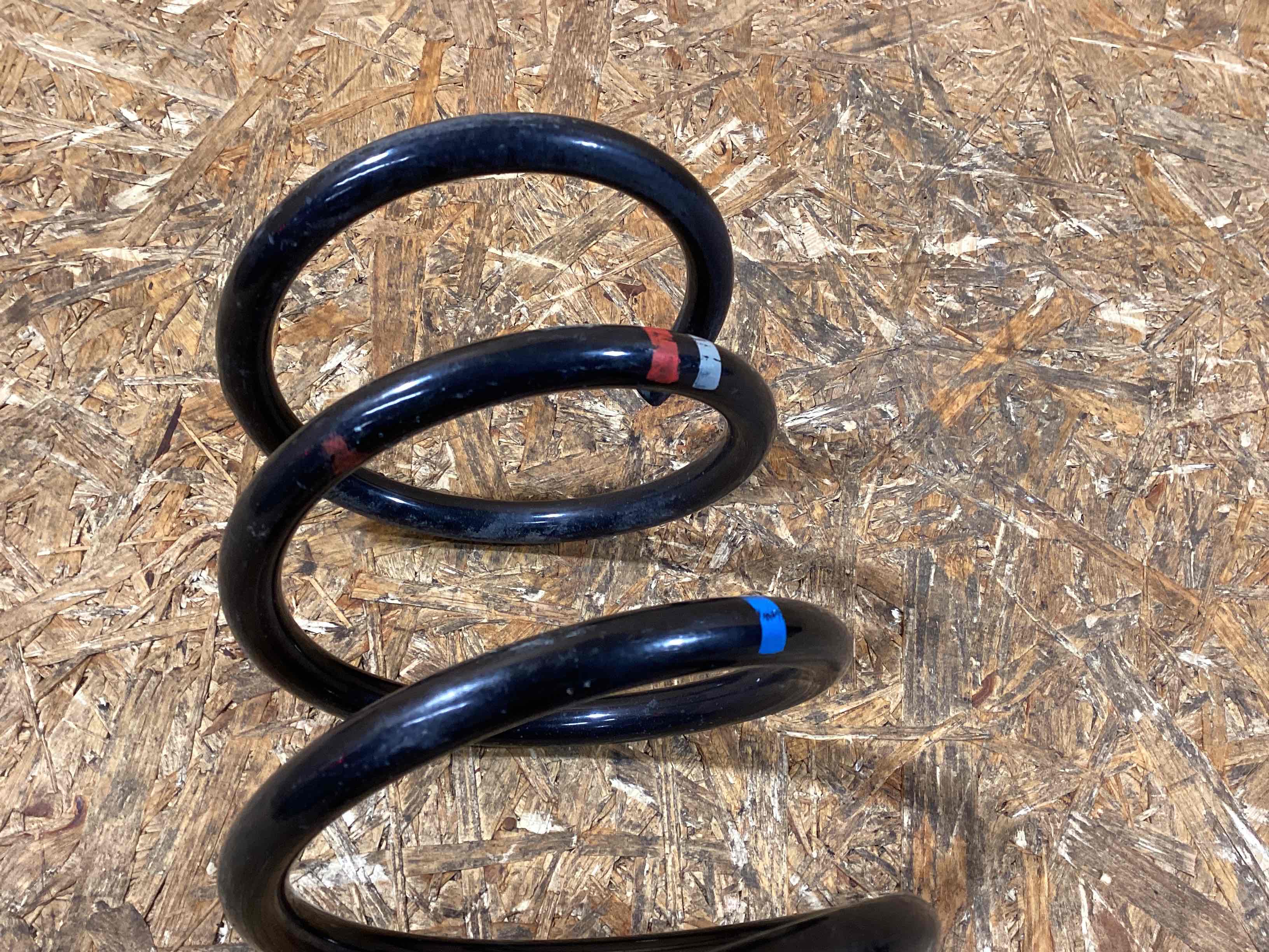 Пружина подвески Porsche Boxster 718 190226-139