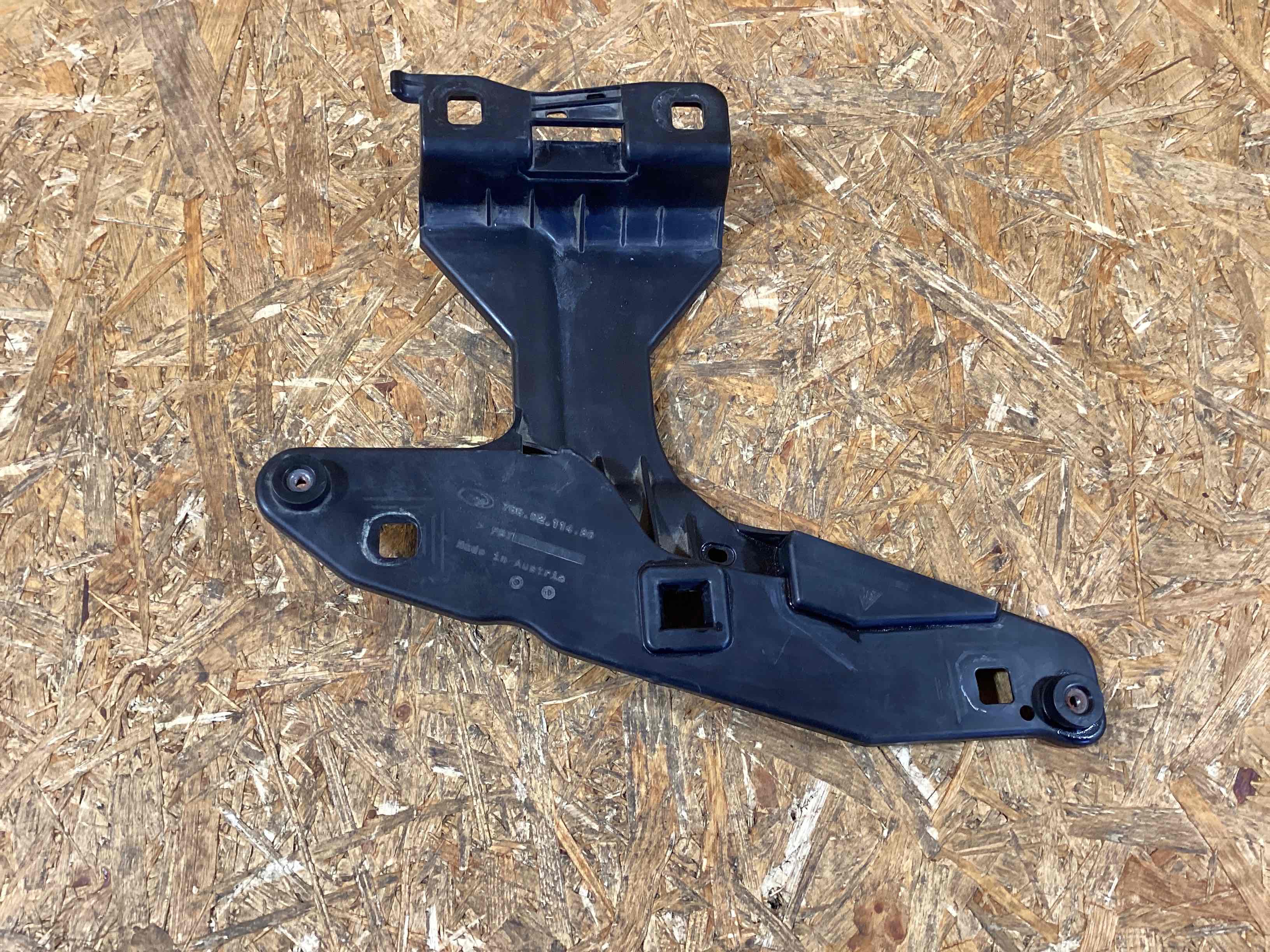 Крепление фары Porsche Macan 190226-142