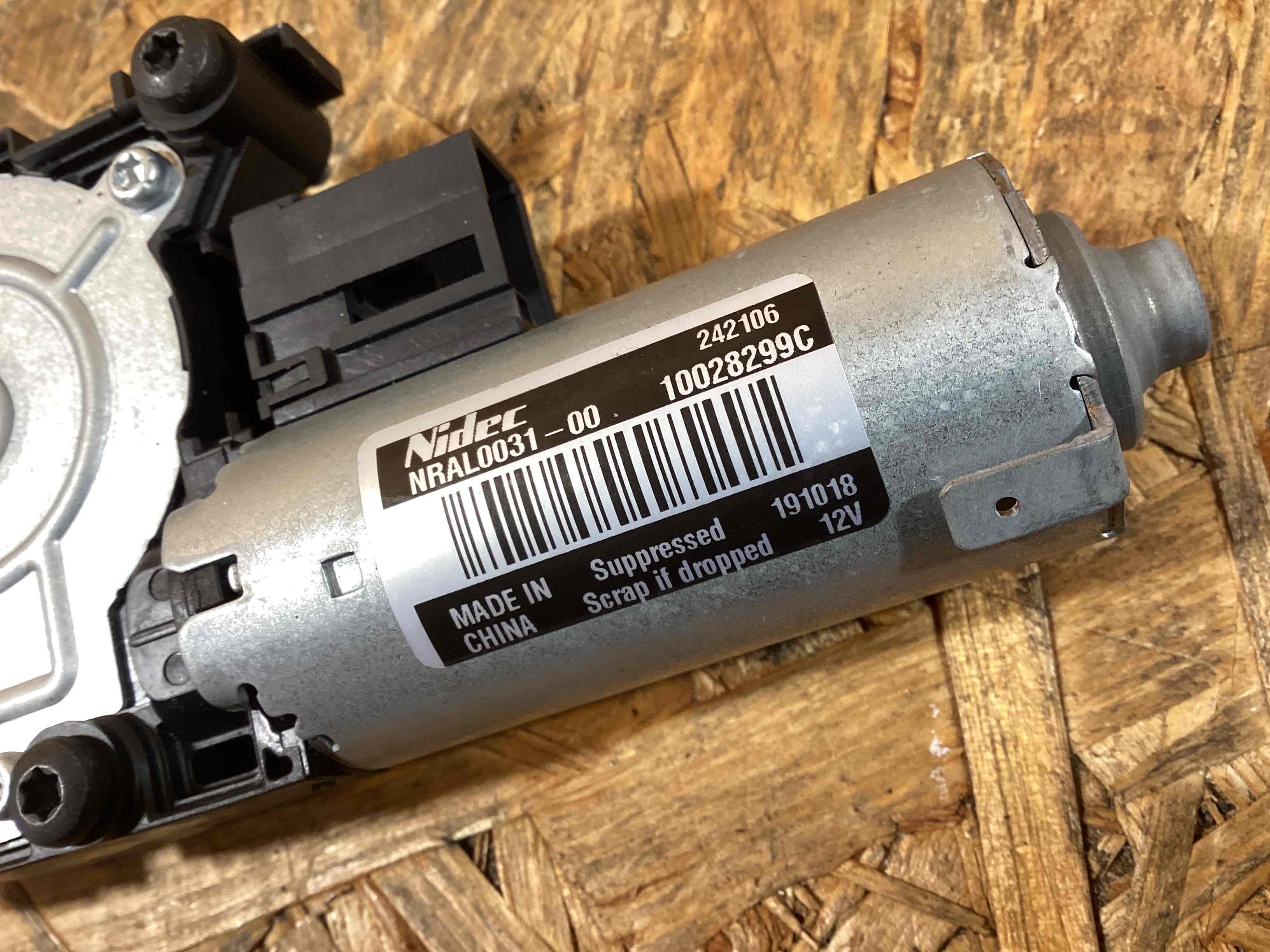 Моторчик стеклоподъемника Porsche Panamera 190226-143