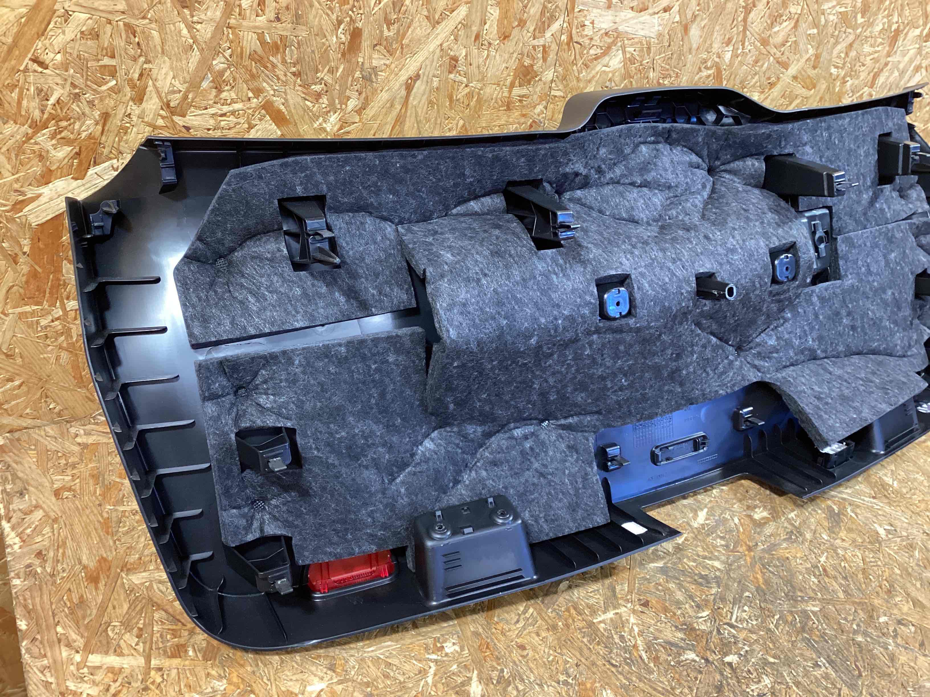 Элемент отделки салона, багажника Porsche Macan 190226-146