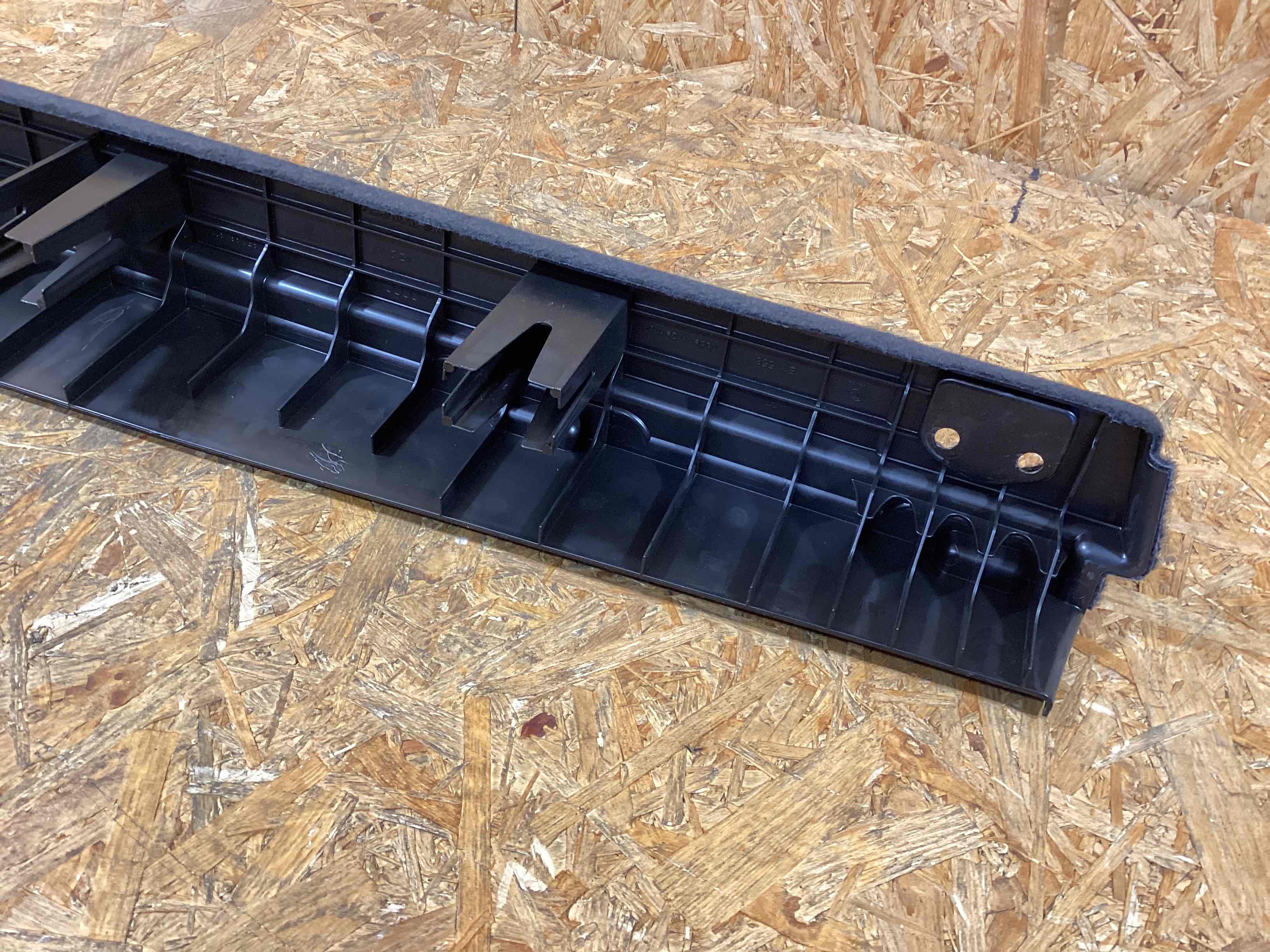 Элемент отделки салона, багажника Porsche Macan 190226-148