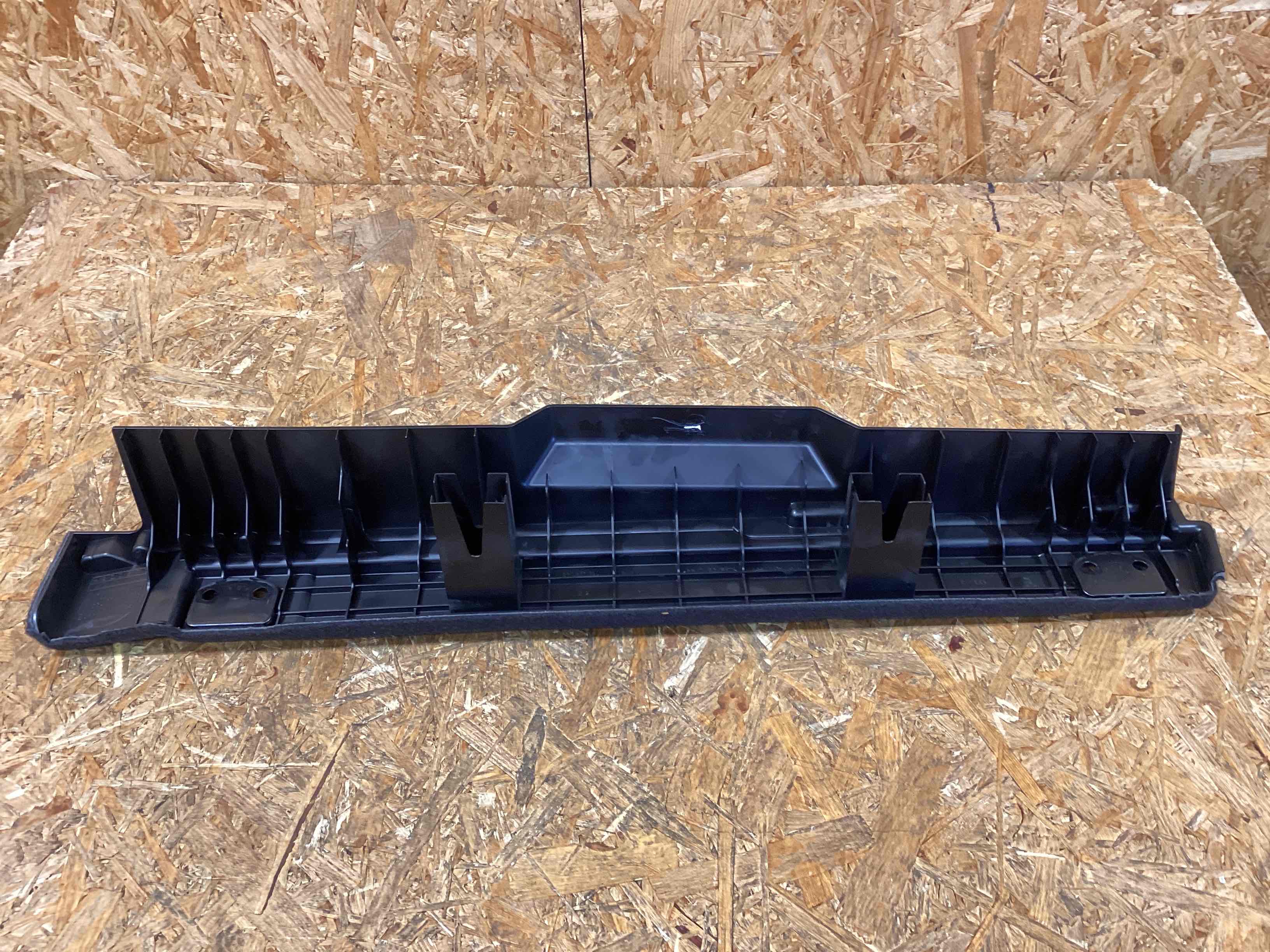 Элемент отделки салона, багажника Porsche Macan 190226-149