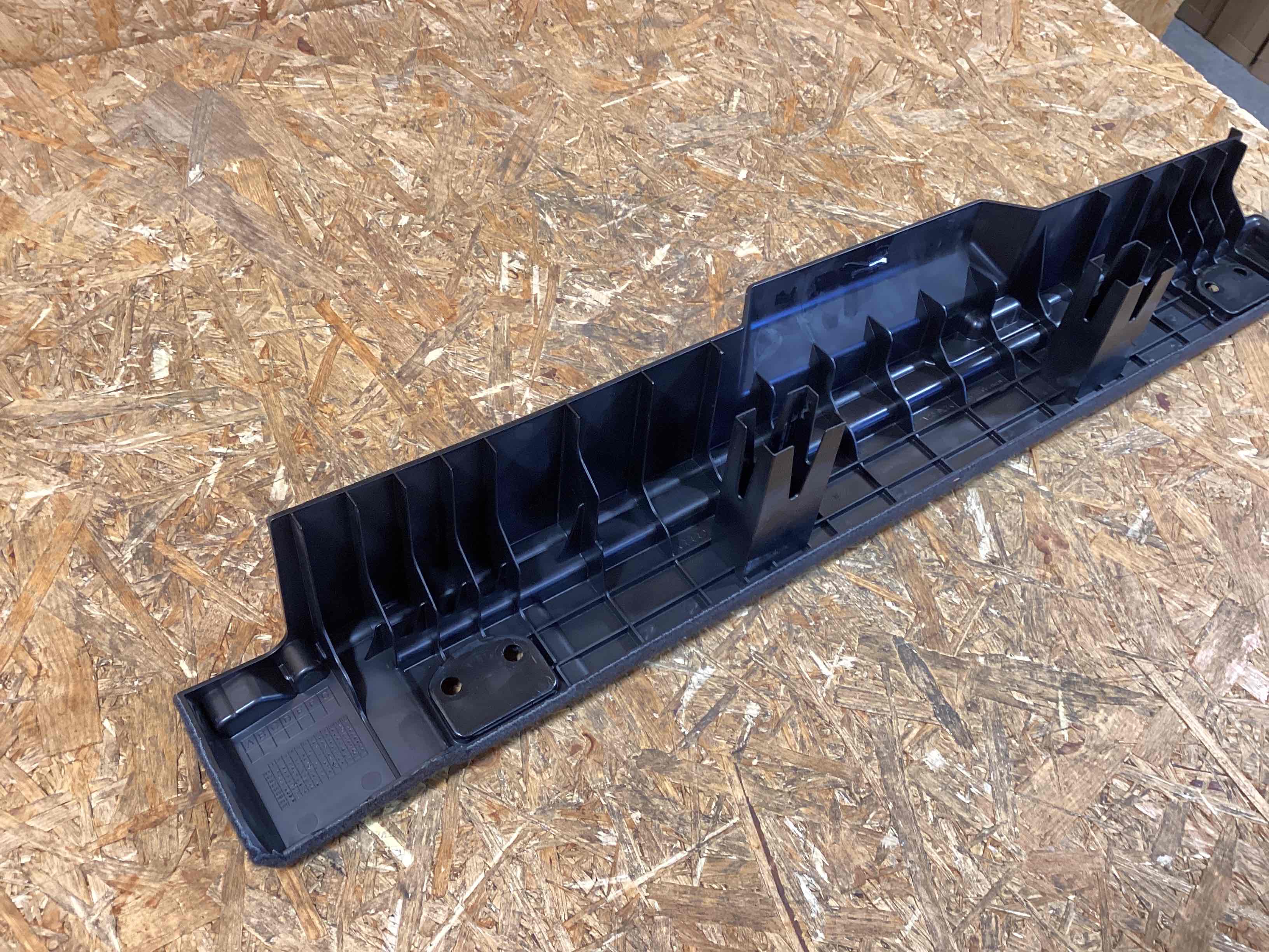 Элемент отделки салона, багажника Porsche Macan 190226-149