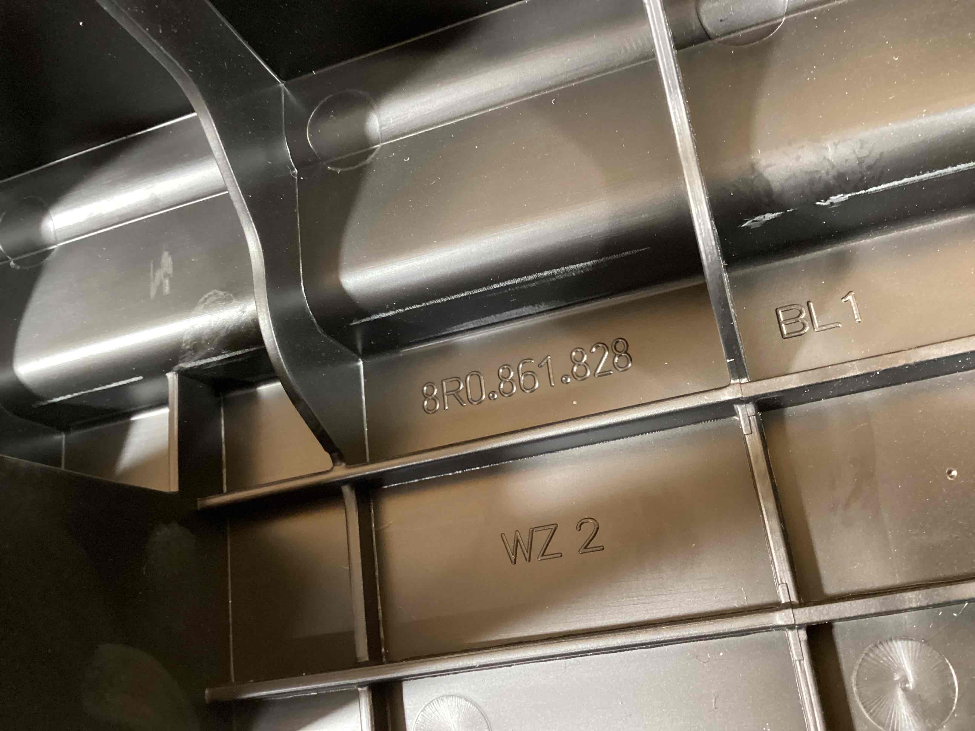 Элемент отделки салона, багажника Porsche Macan 190226-149