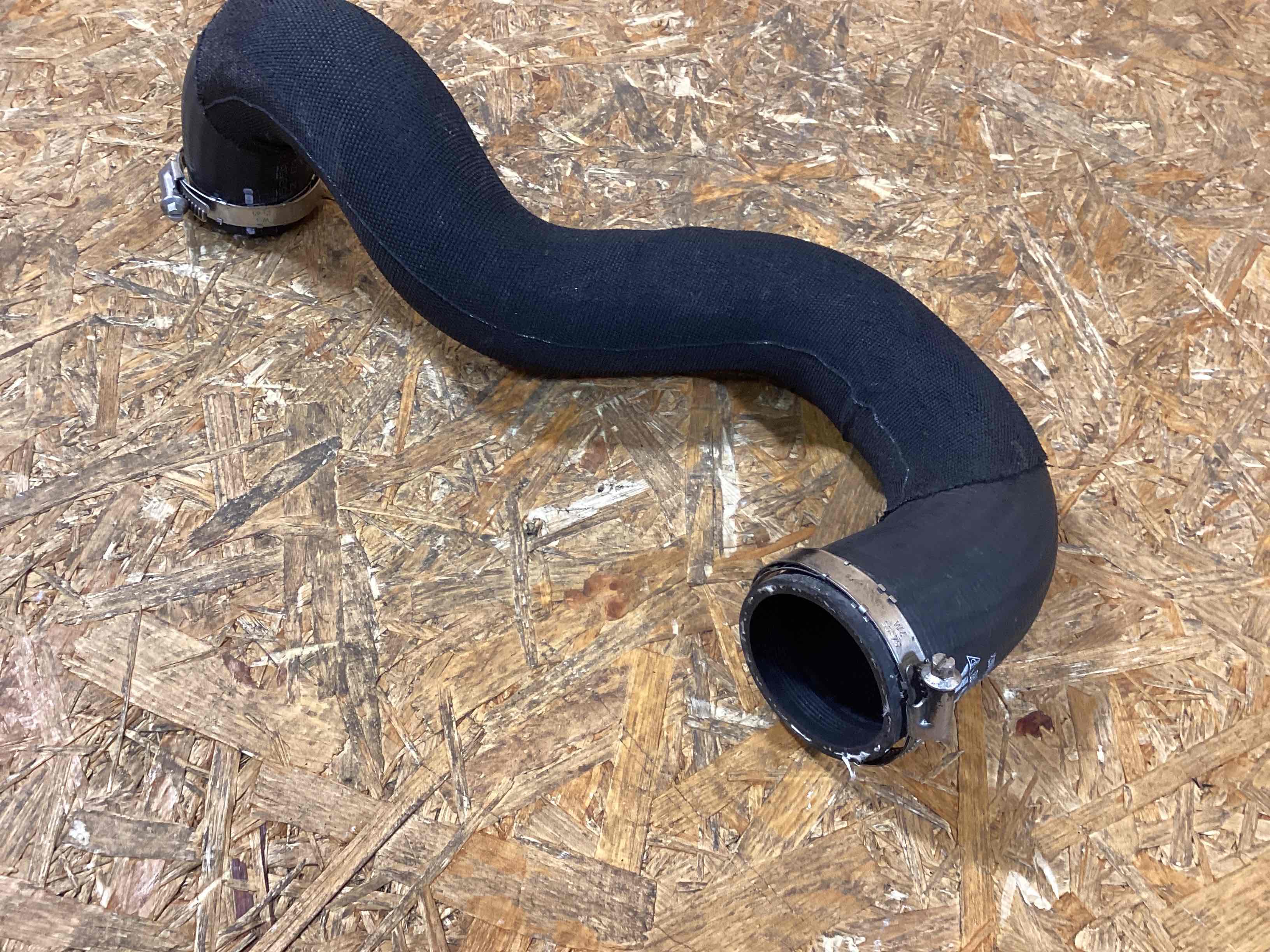 Патрубок Porsche Macan 190226-151