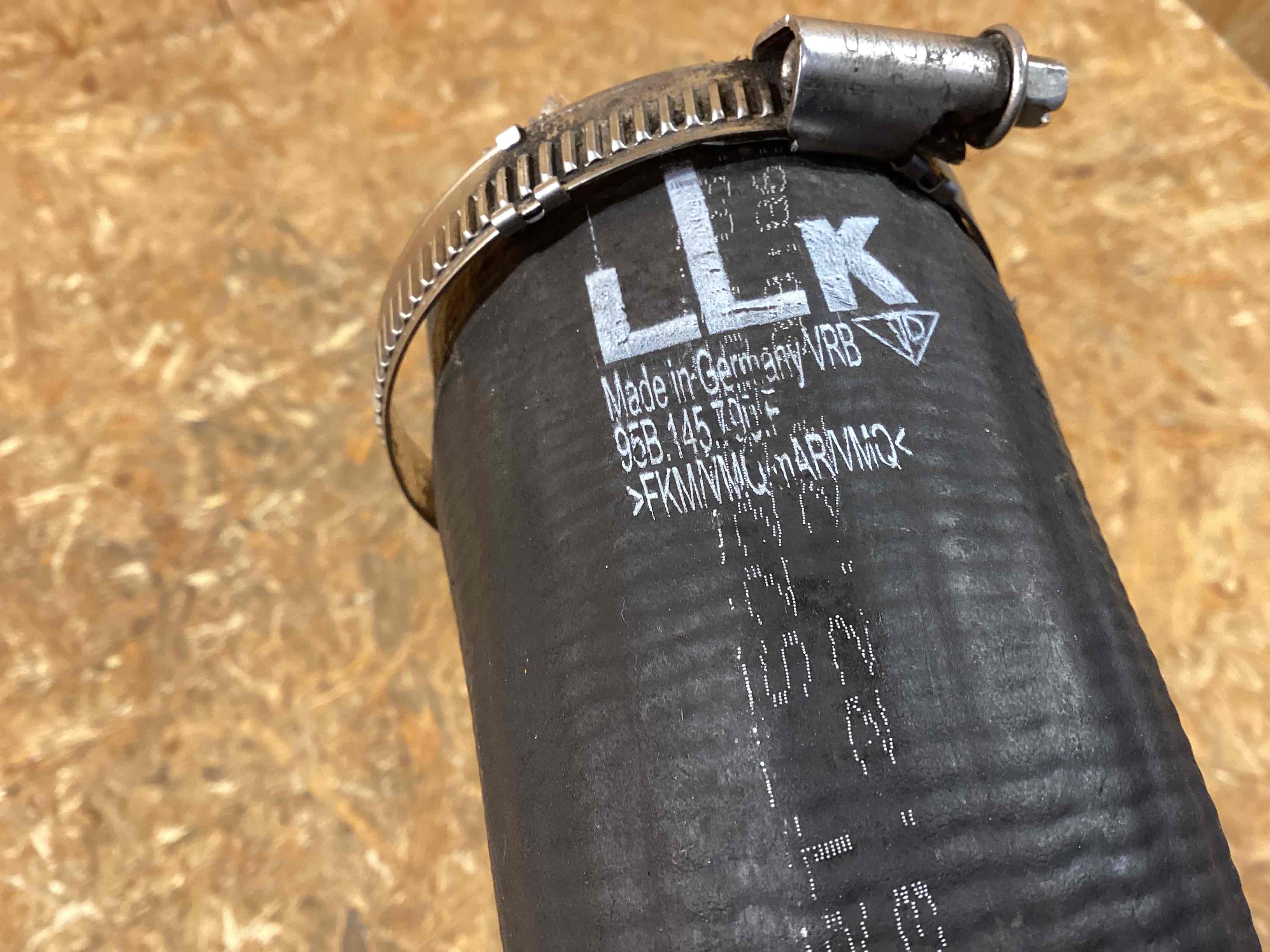 Патрубок Porsche Macan 190226-151