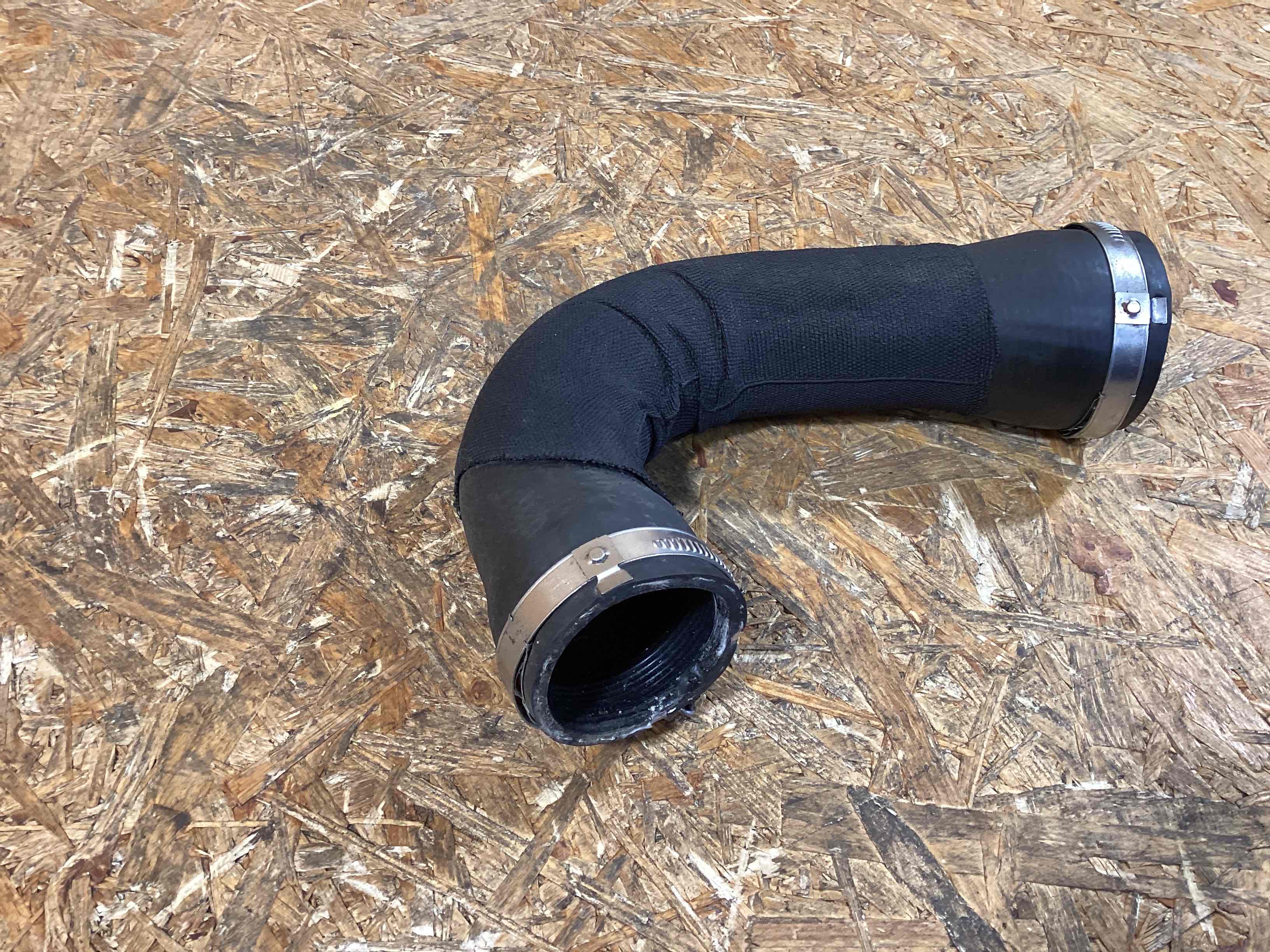 Патрубок Porsche Macan 190226-152