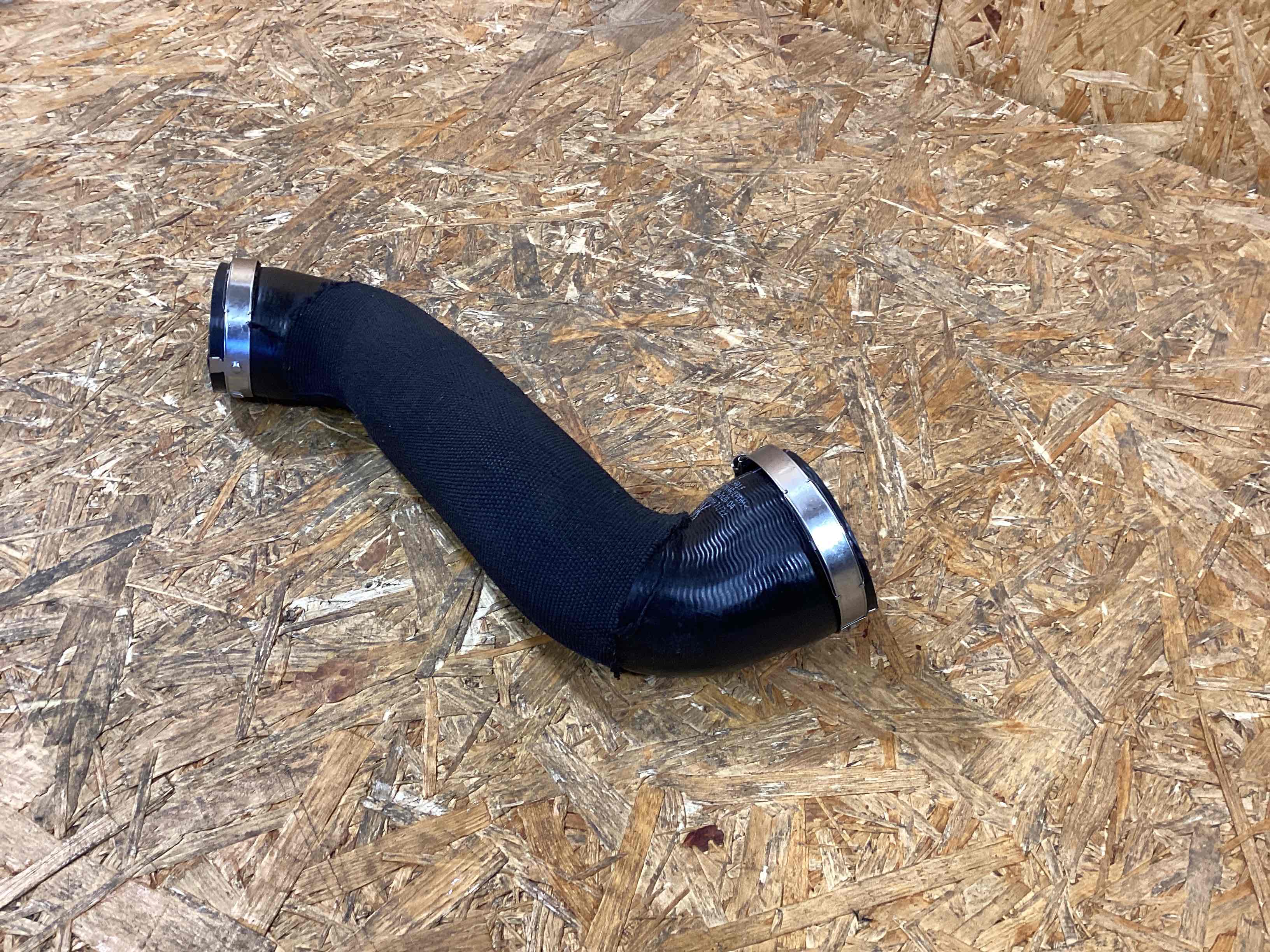 Патрубок Porsche Macan 190226-153