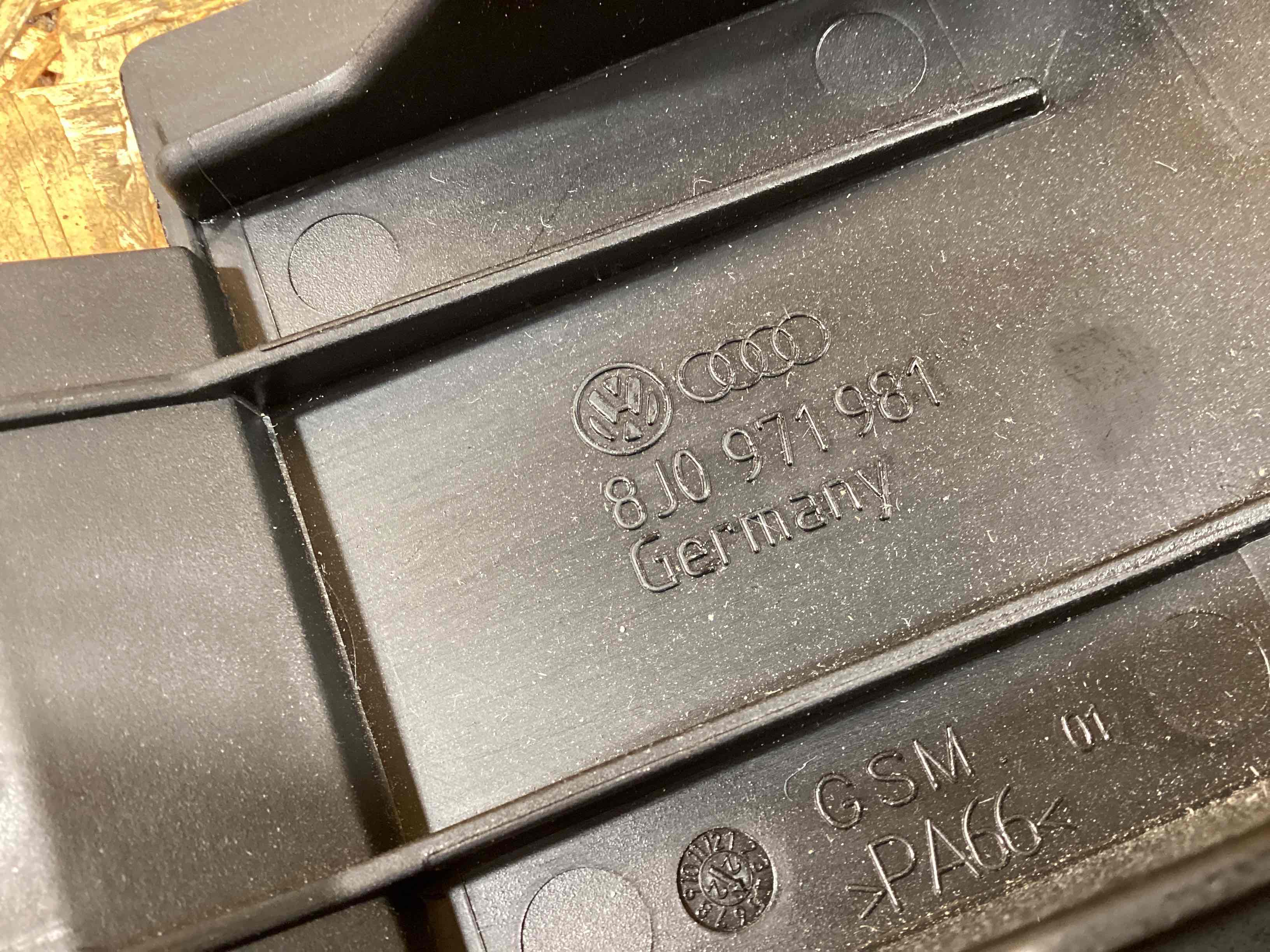 Элемент отделки салона, багажника Porsche Macan 190226-158