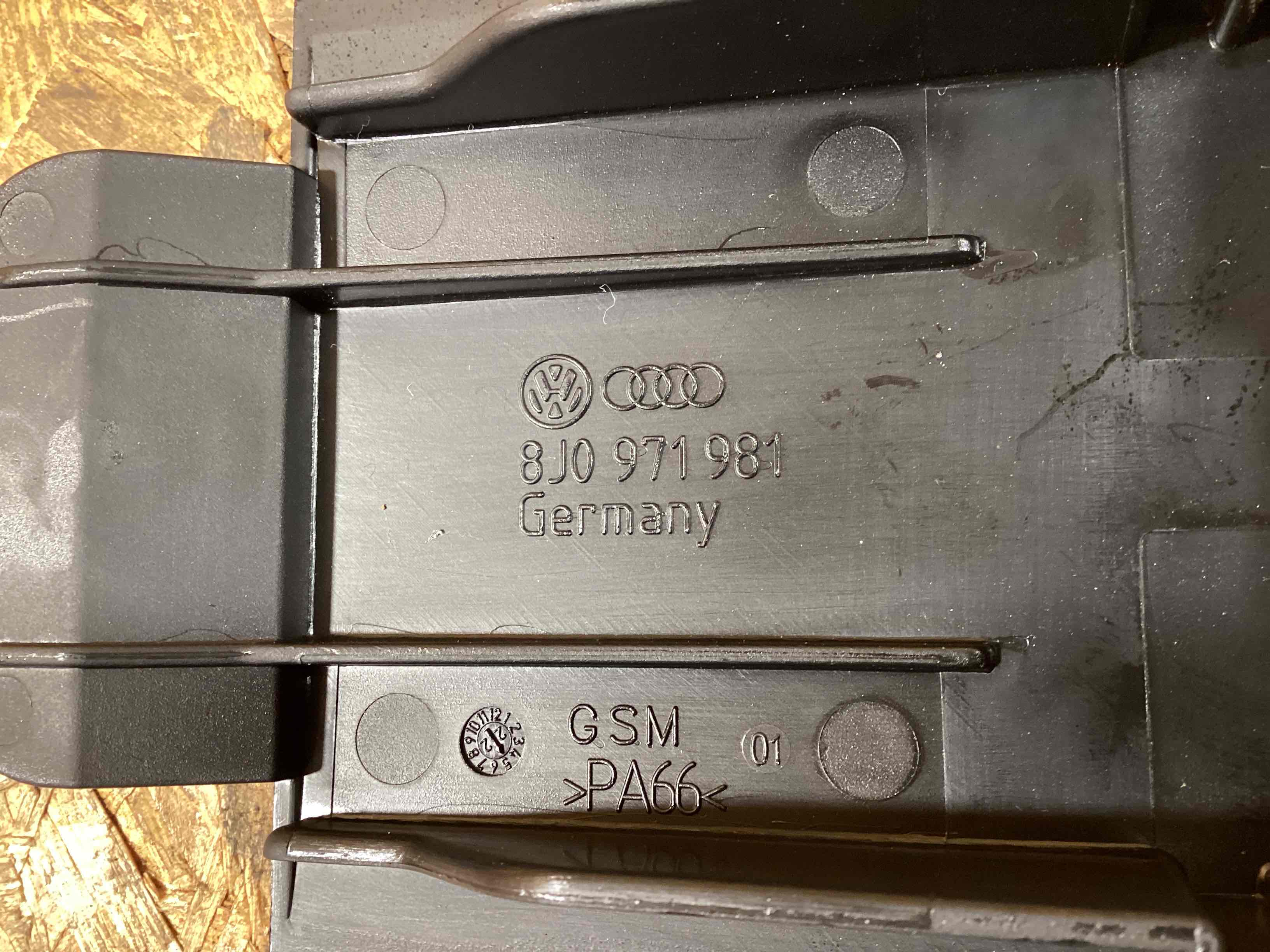 Элемент отделки салона, багажника Porsche Macan 190226-159