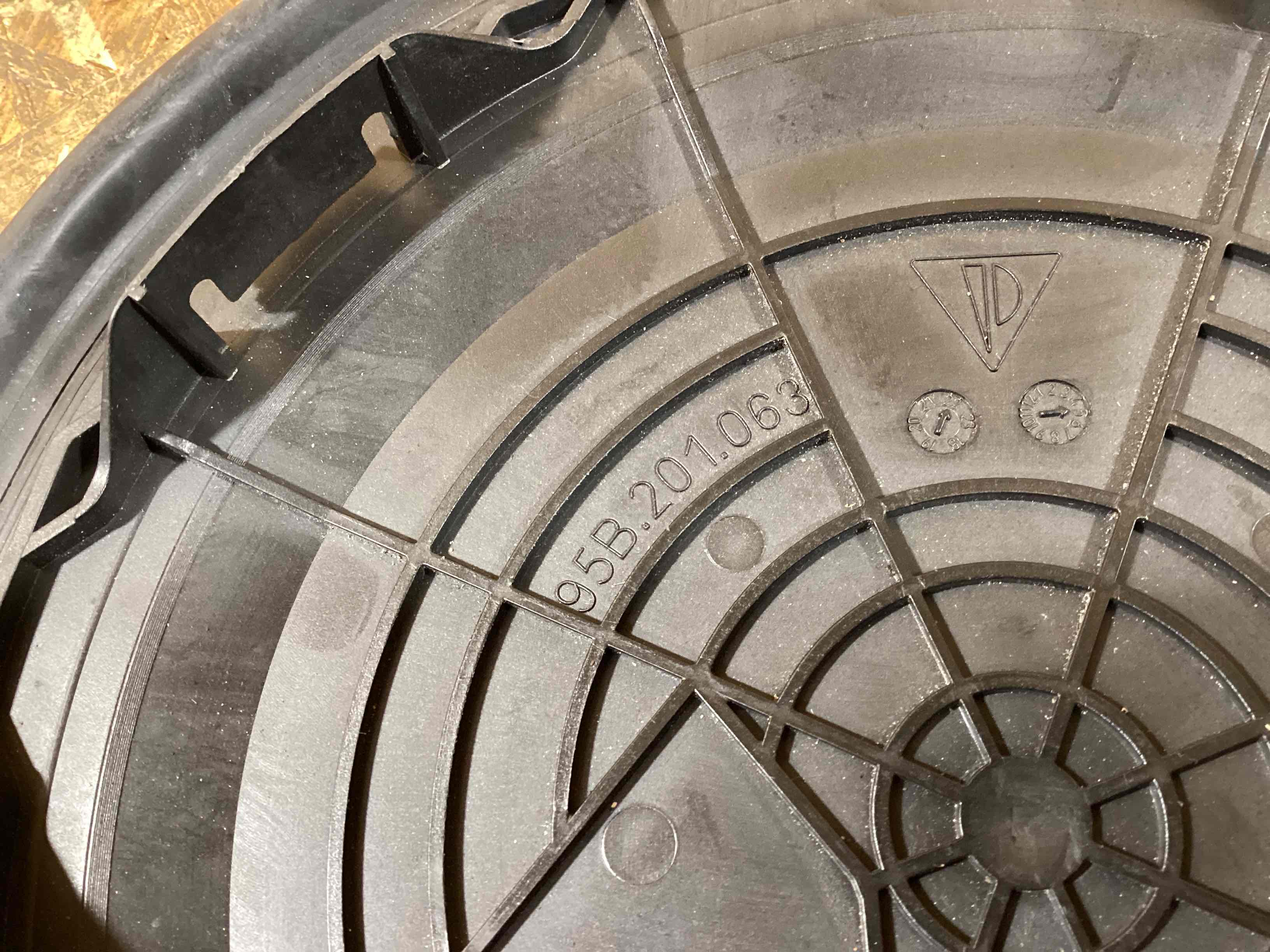 Элемент отделки салона, багажника Porsche Macan 190226-161