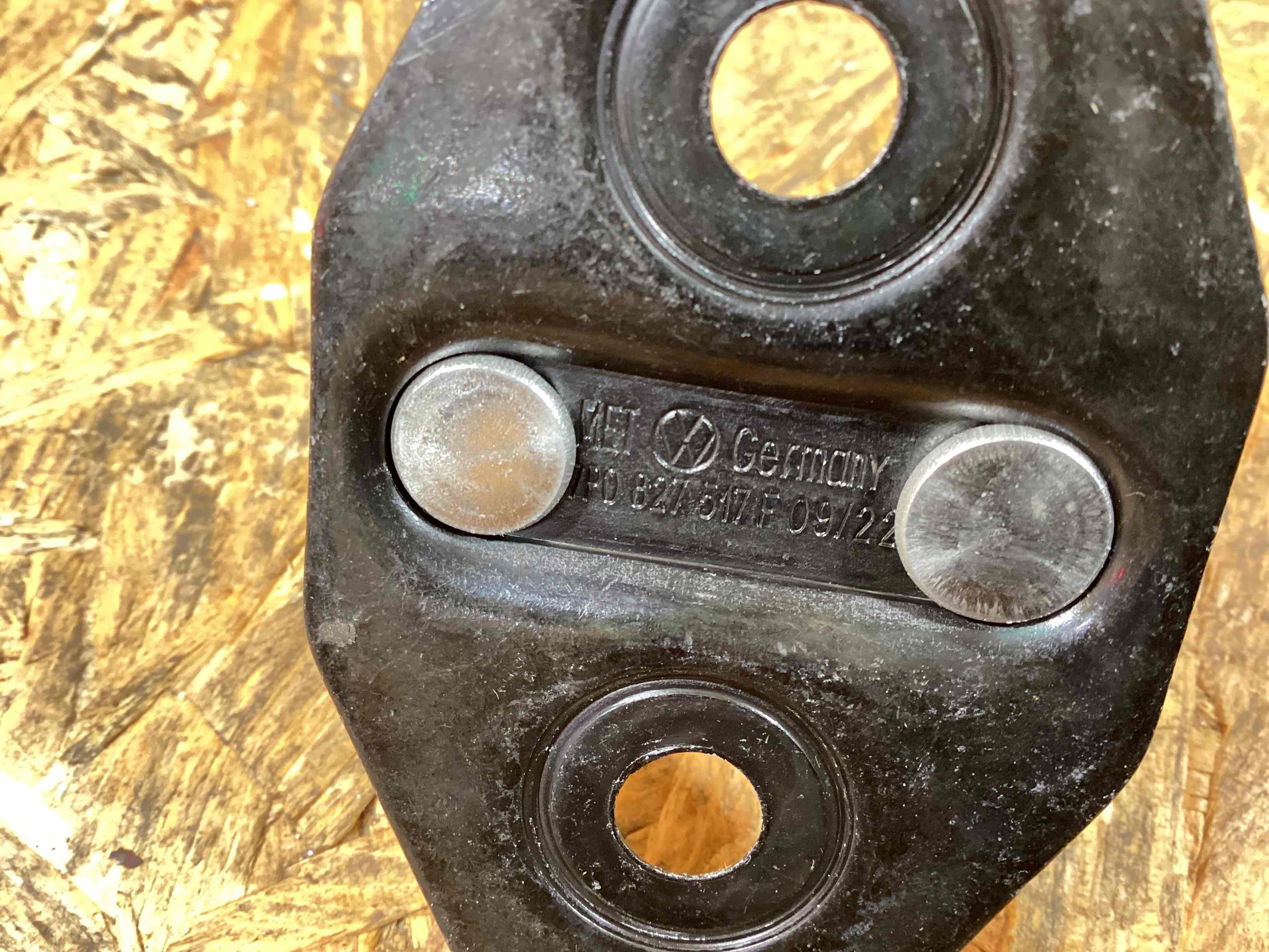 Петля двери, замка двери Porsche Macan 190226-170