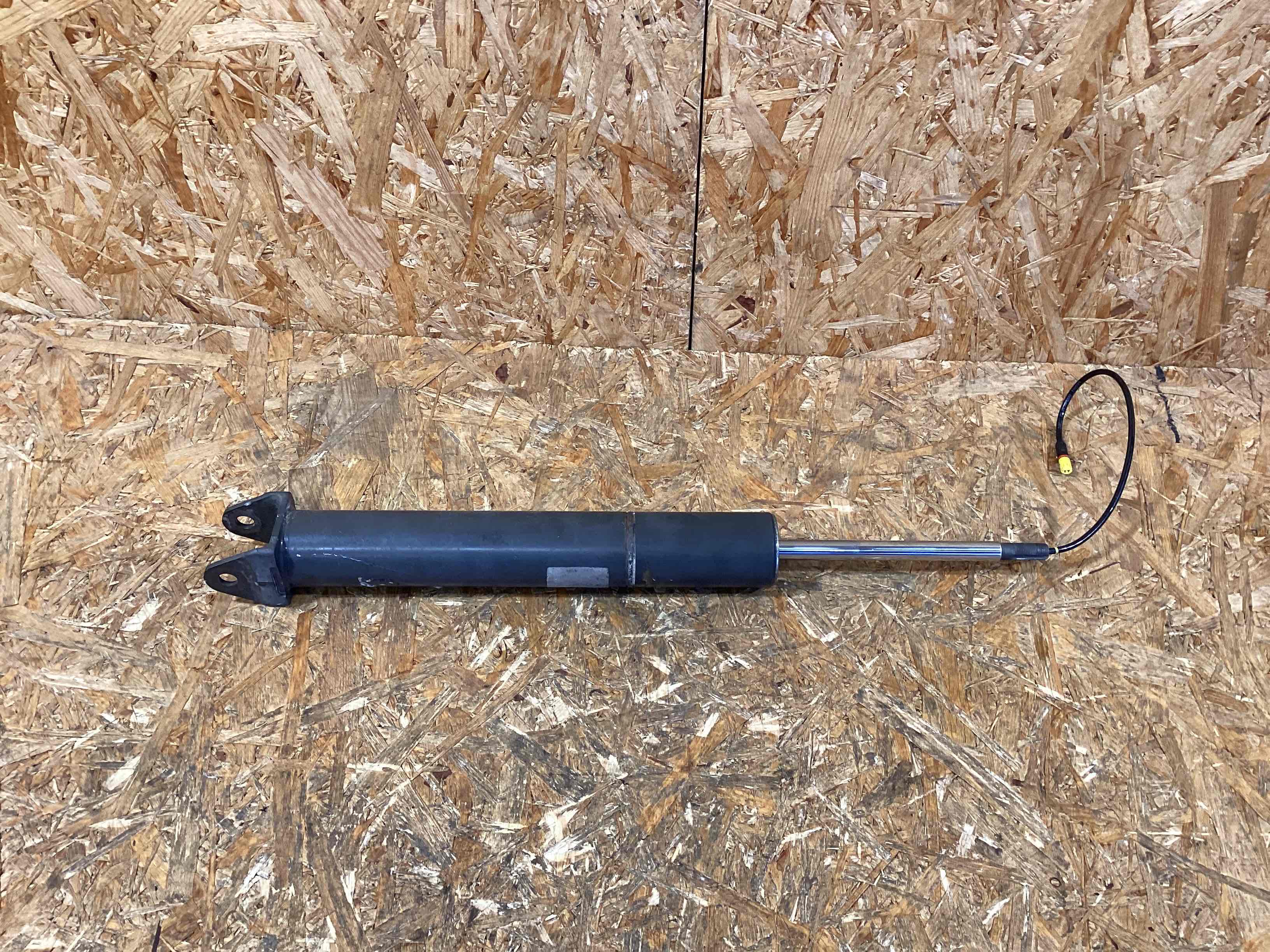 Амортизатор задний Porsche 911 190326-108