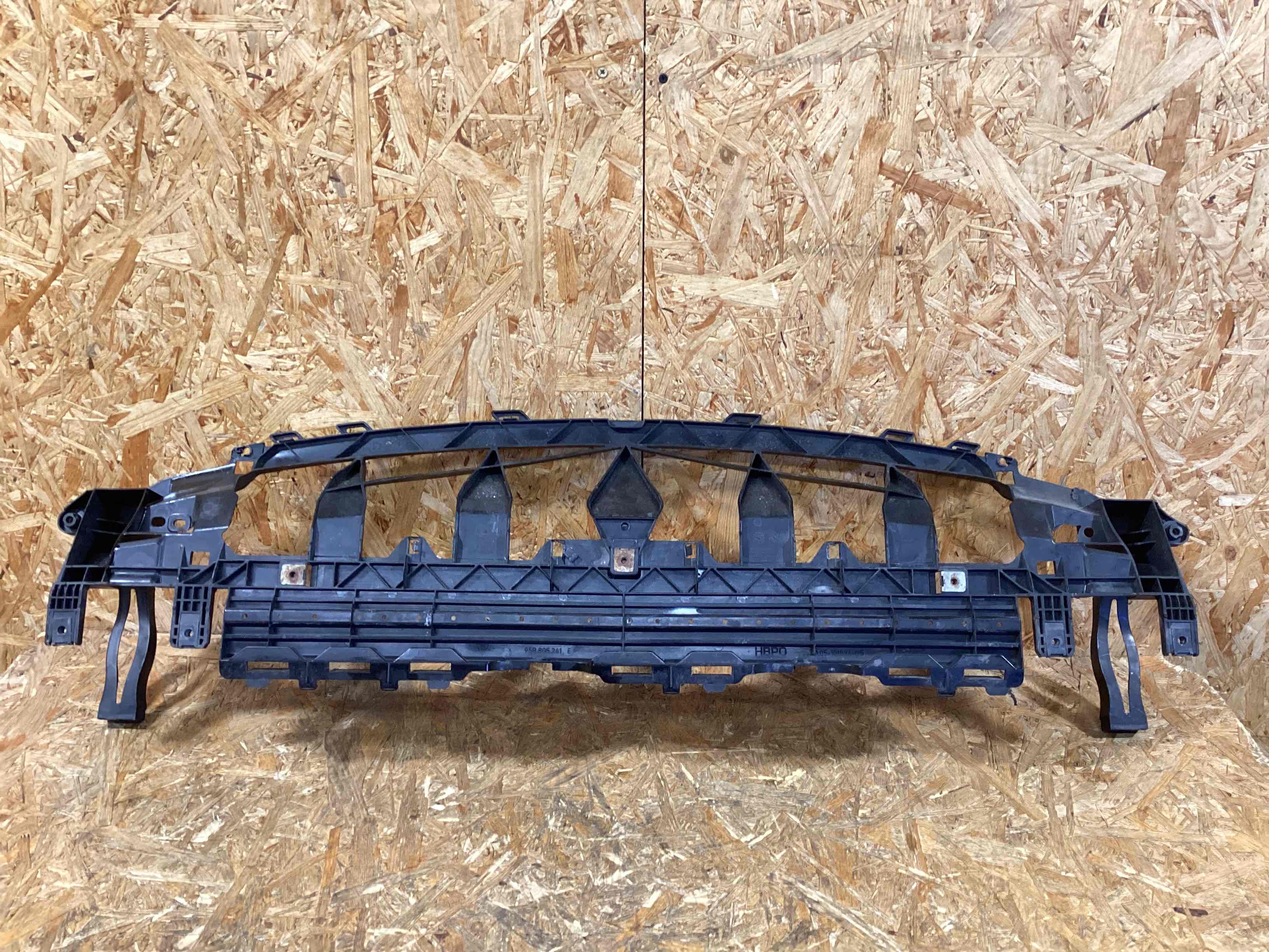 Передняя панель крепления облицовки (телевизор) Porsche Macan 190326-111