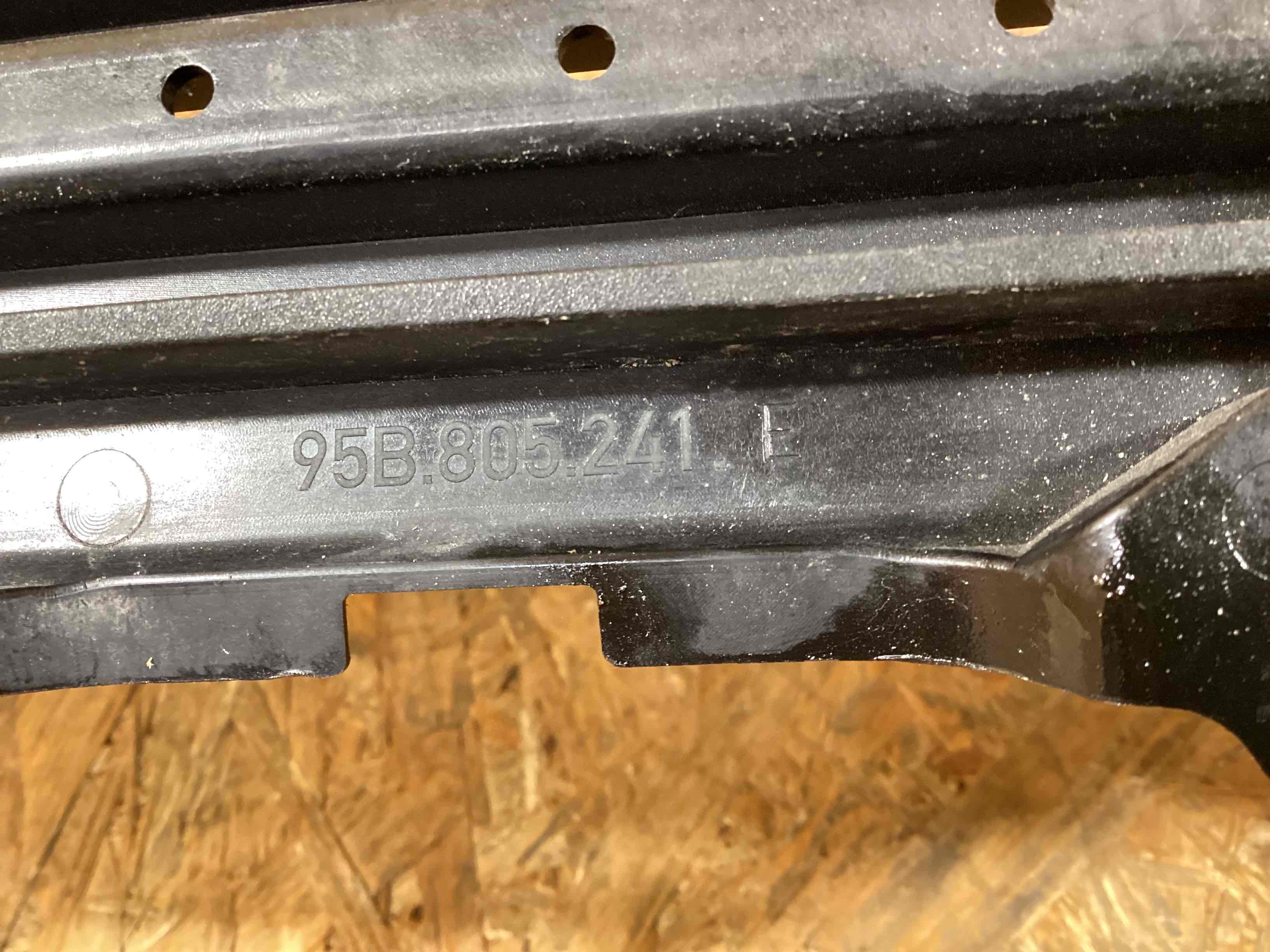 Передняя панель крепления облицовки (телевизор) Porsche Macan 190326-111