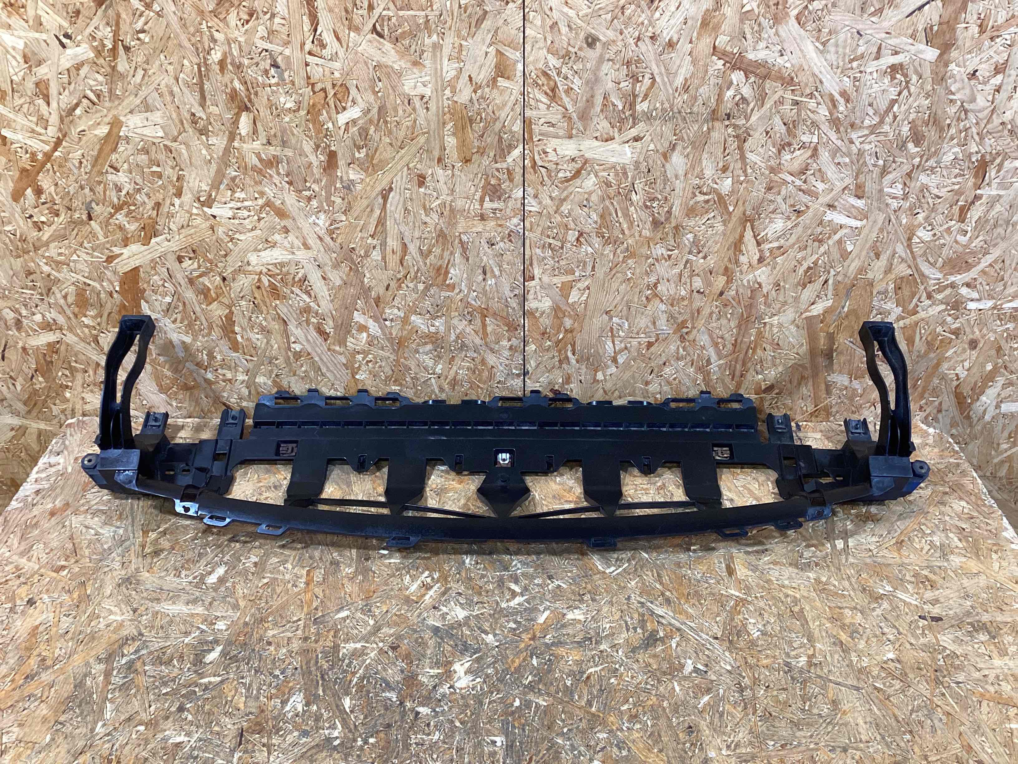 Передняя панель крепления облицовки (телевизор) Porsche Macan 190326-111