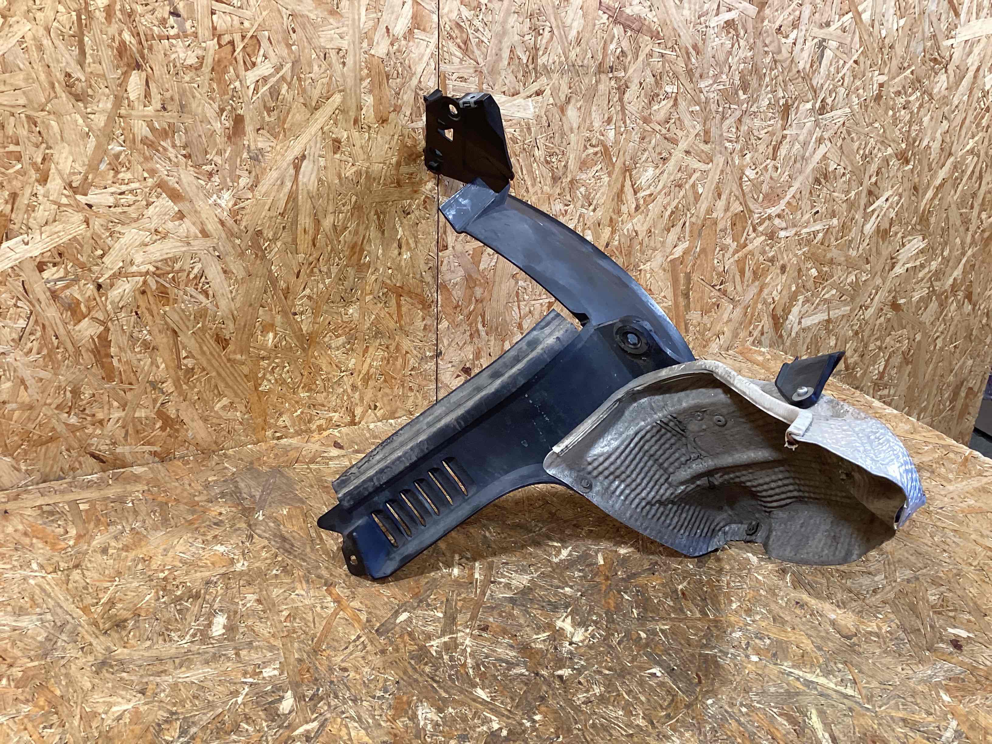 Крепление бампера Porsche Cayman 190326-119