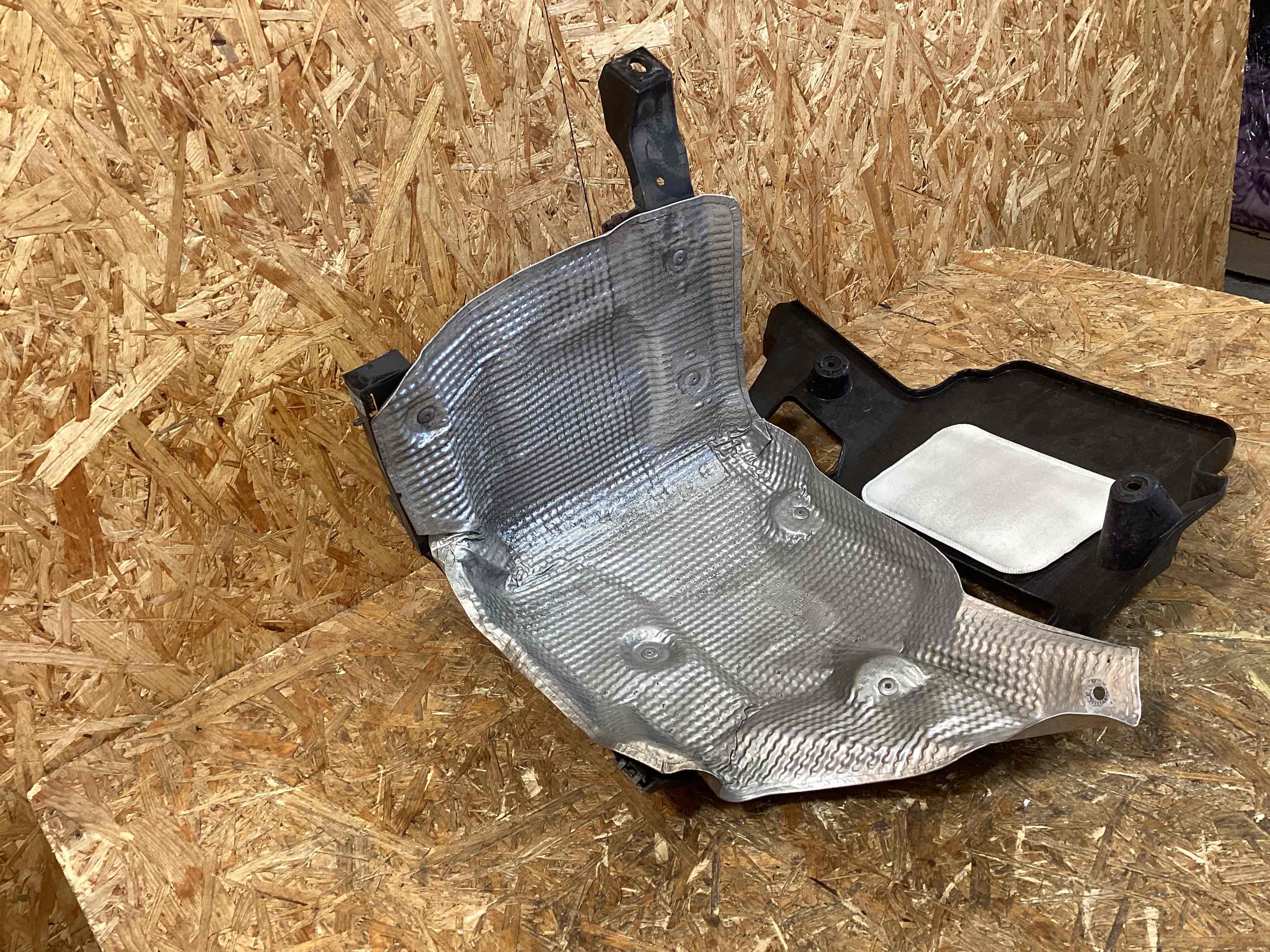 Крепление бампера Porsche Panamera 190326-120