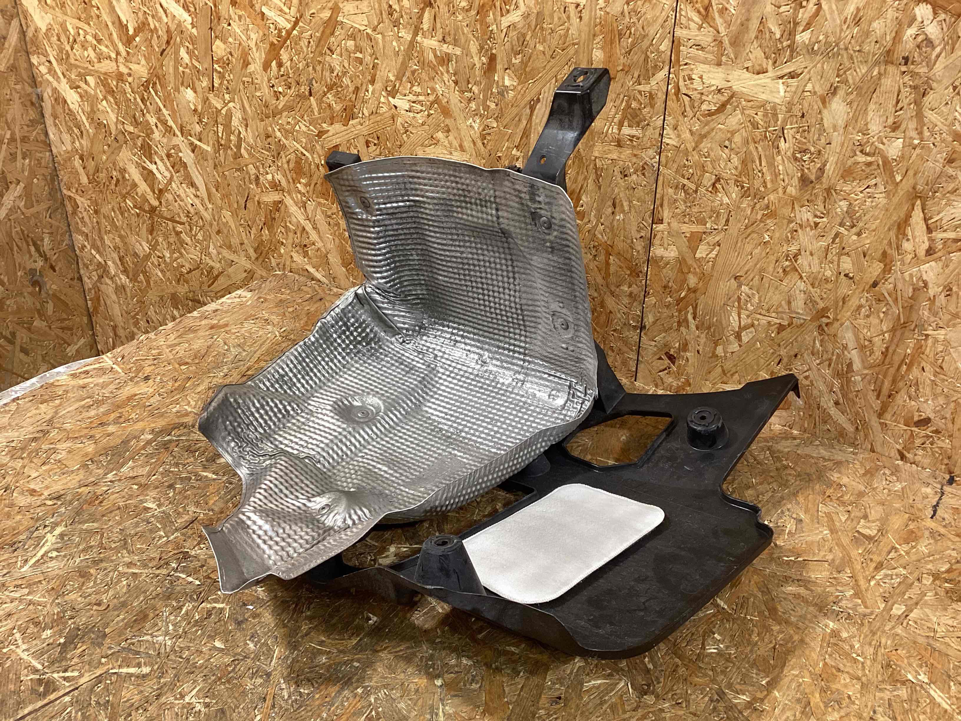 Крепление бампера Porsche Panamera 190326-120