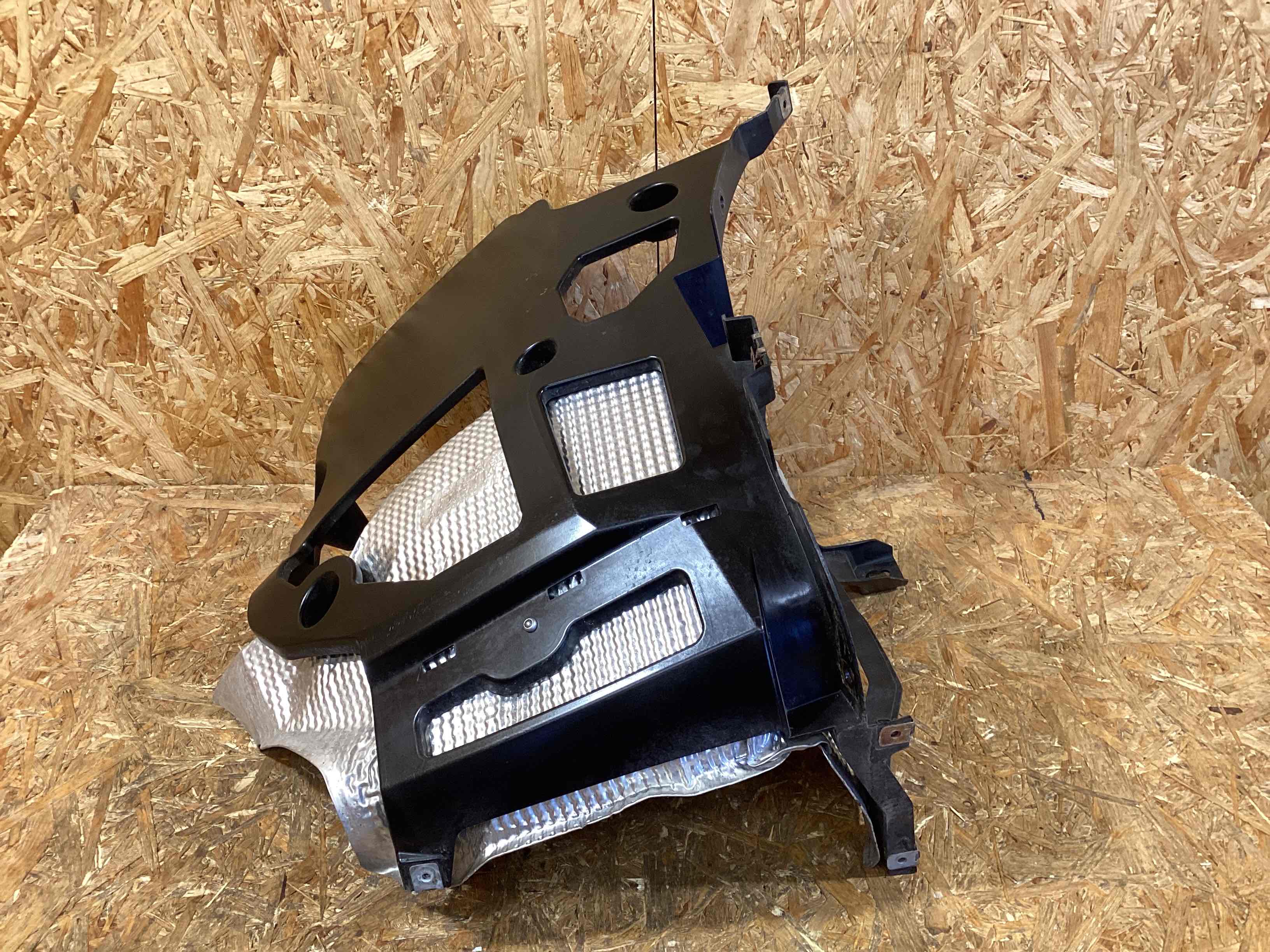 Крепление бампера Porsche Panamera 190326-120