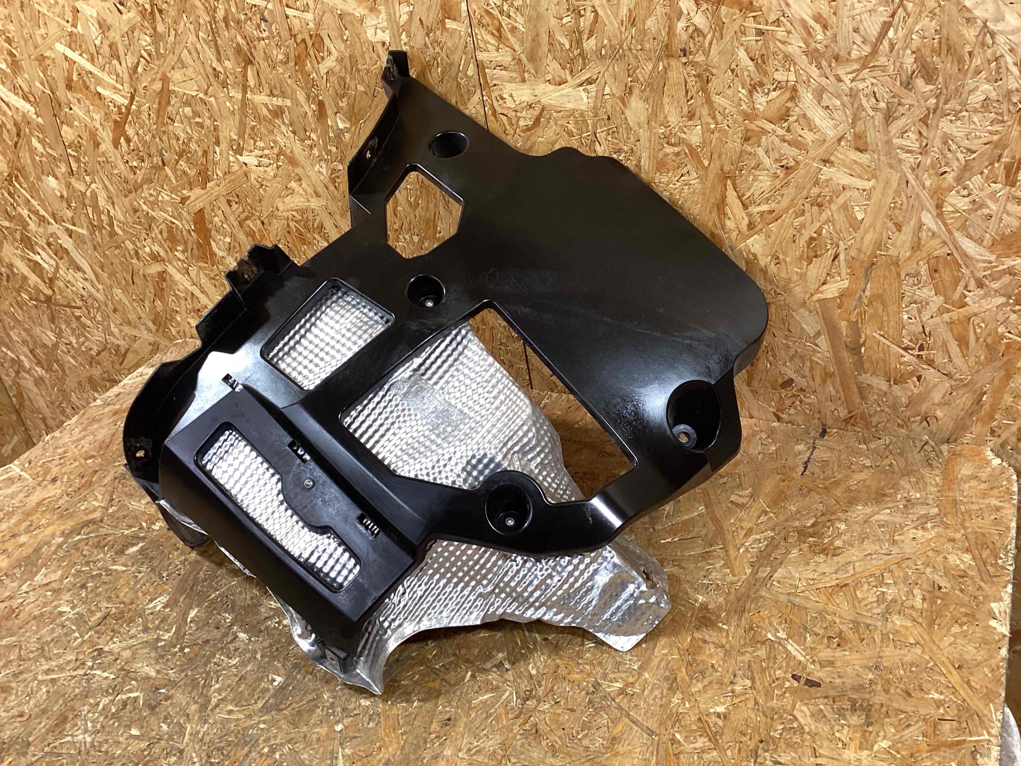 Крепление бампера Porsche Panamera 190326-121