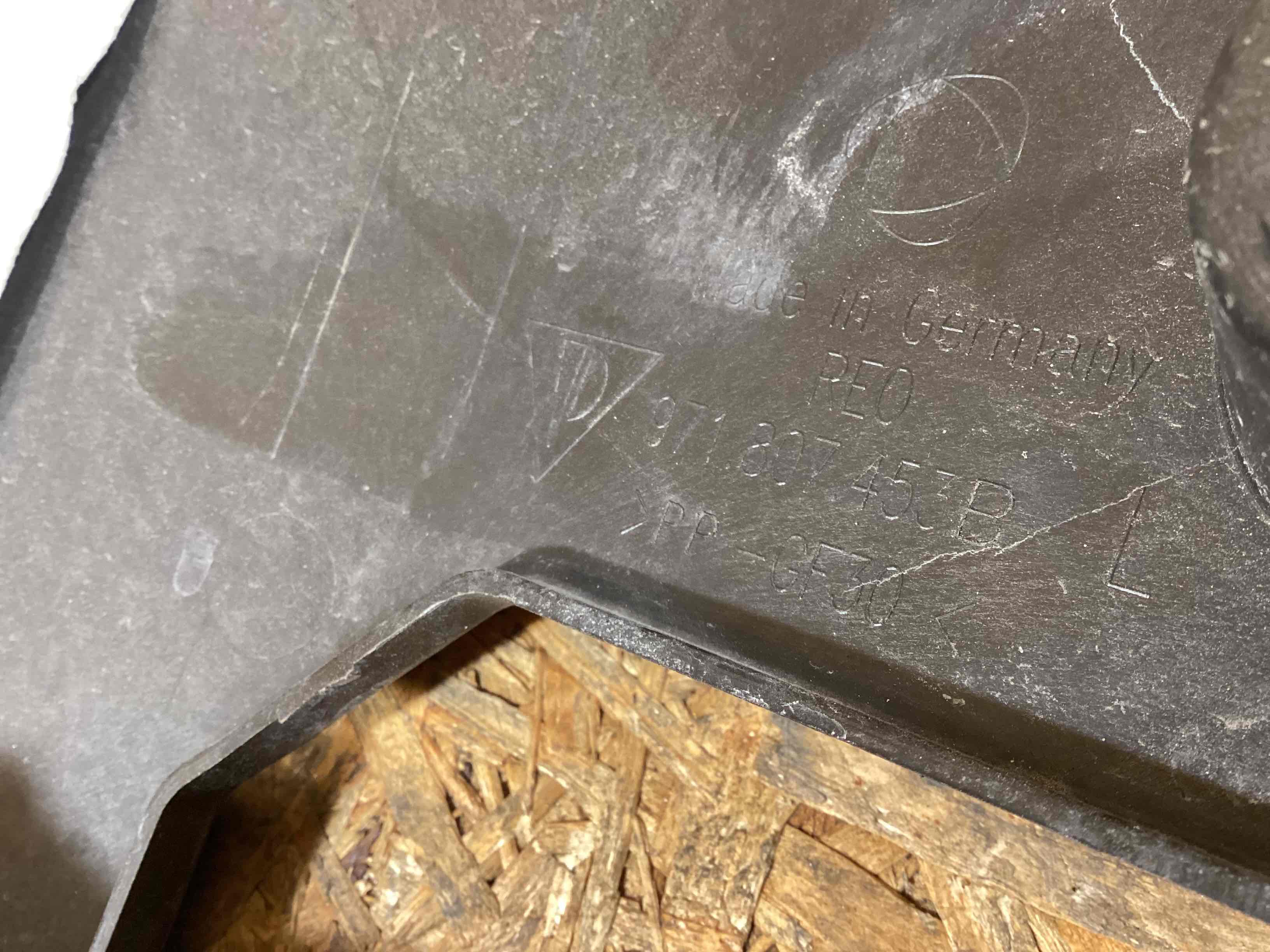 Крепление бампера Porsche Panamera 190326-121