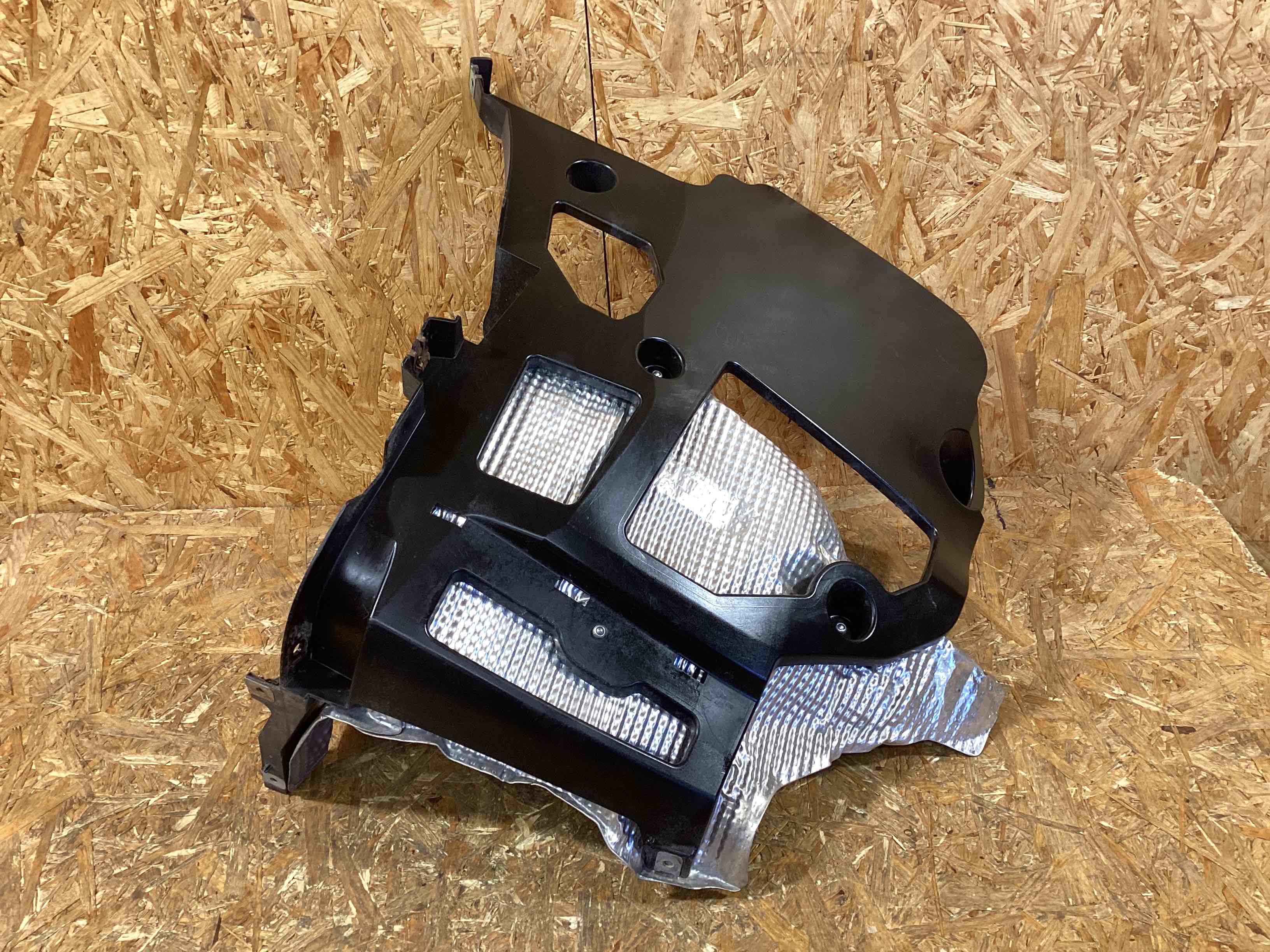 Крепление бампера Porsche Panamera 190326-121