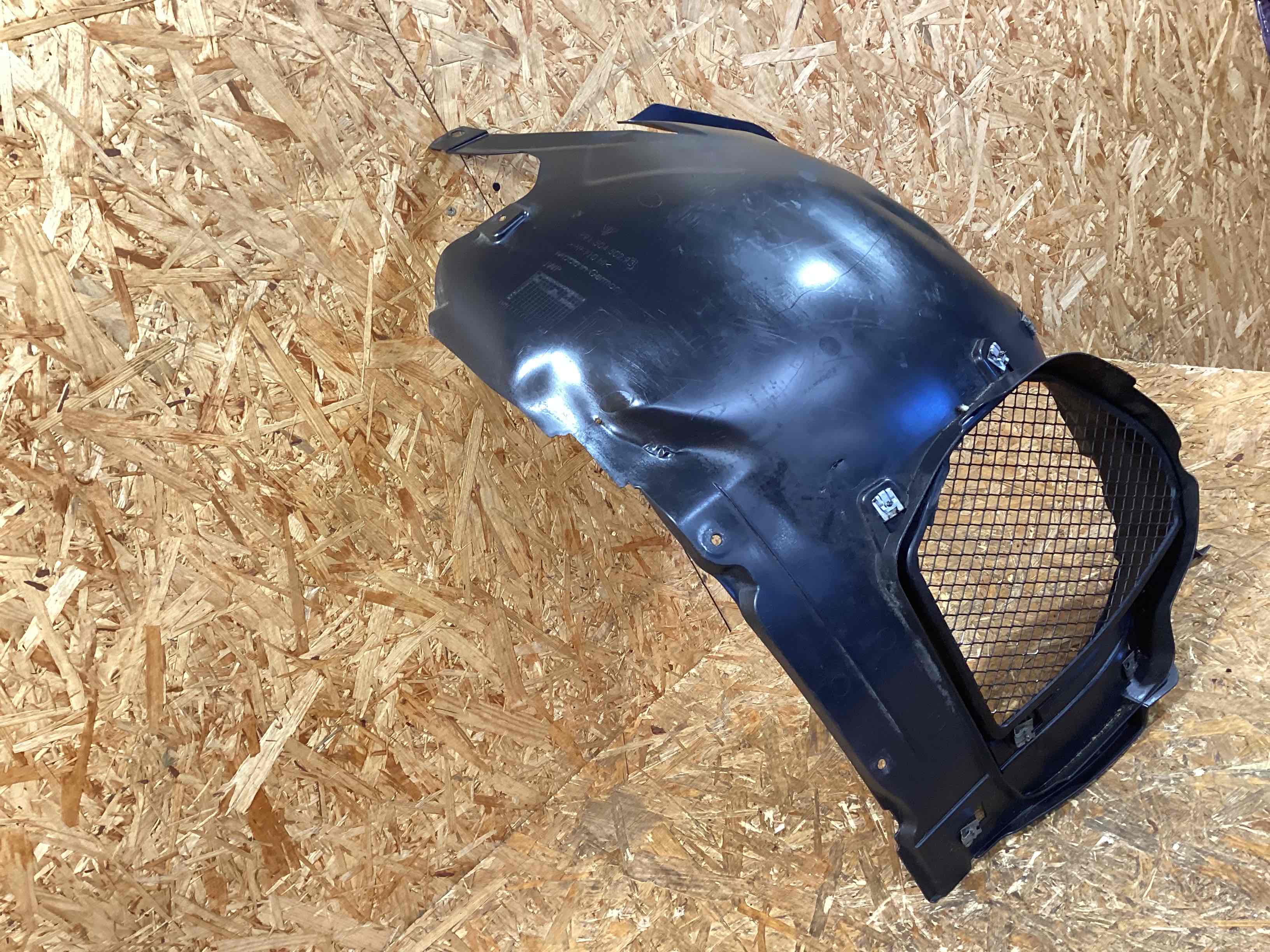 Защита арок передняя правая (подкрылок) Porsche 911 190326-128