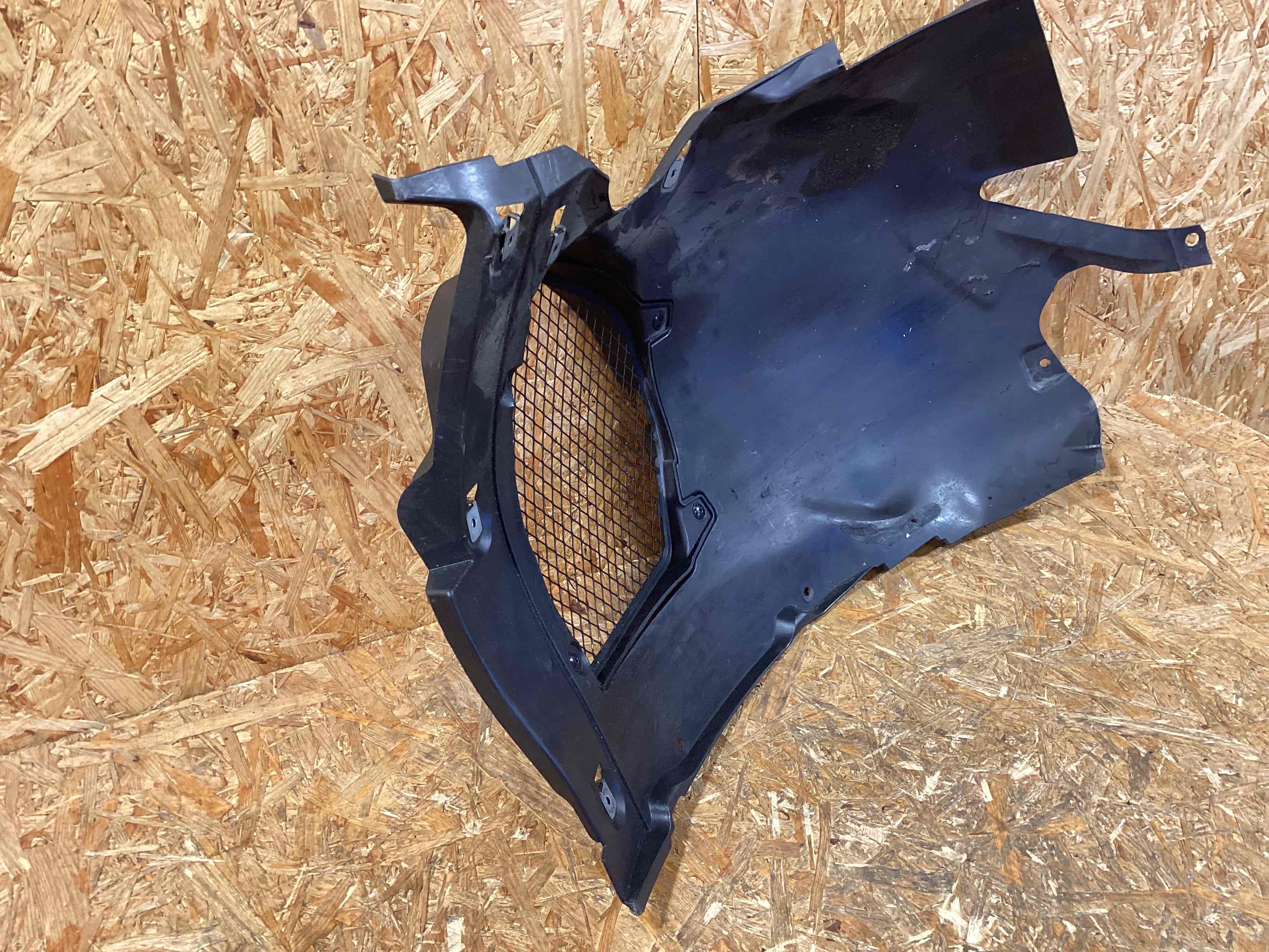 Защита арок передняя правая (подкрылок) Porsche 911 190326-128