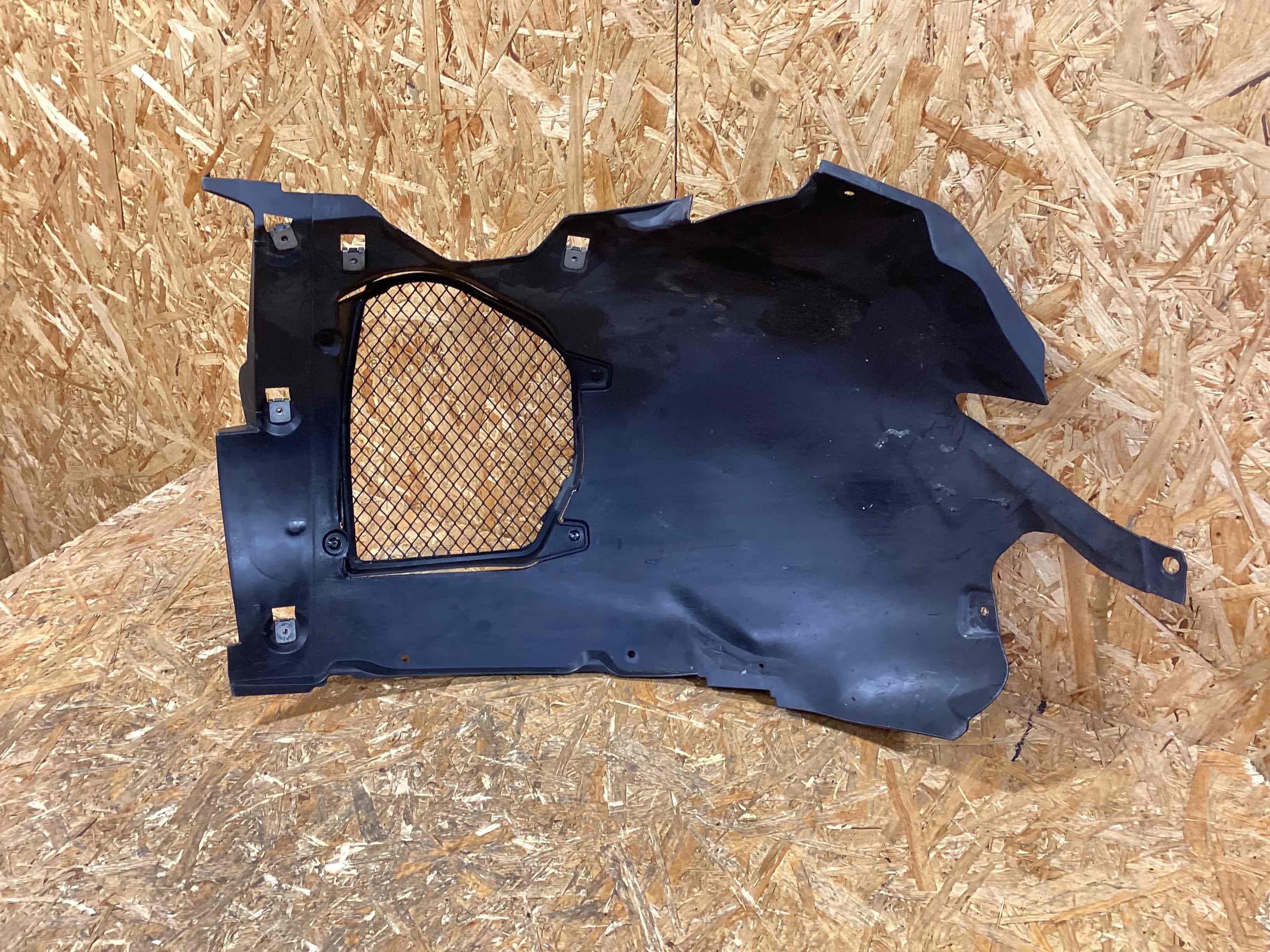 Защита арок передняя правая (подкрылок) Porsche 911 190326-128