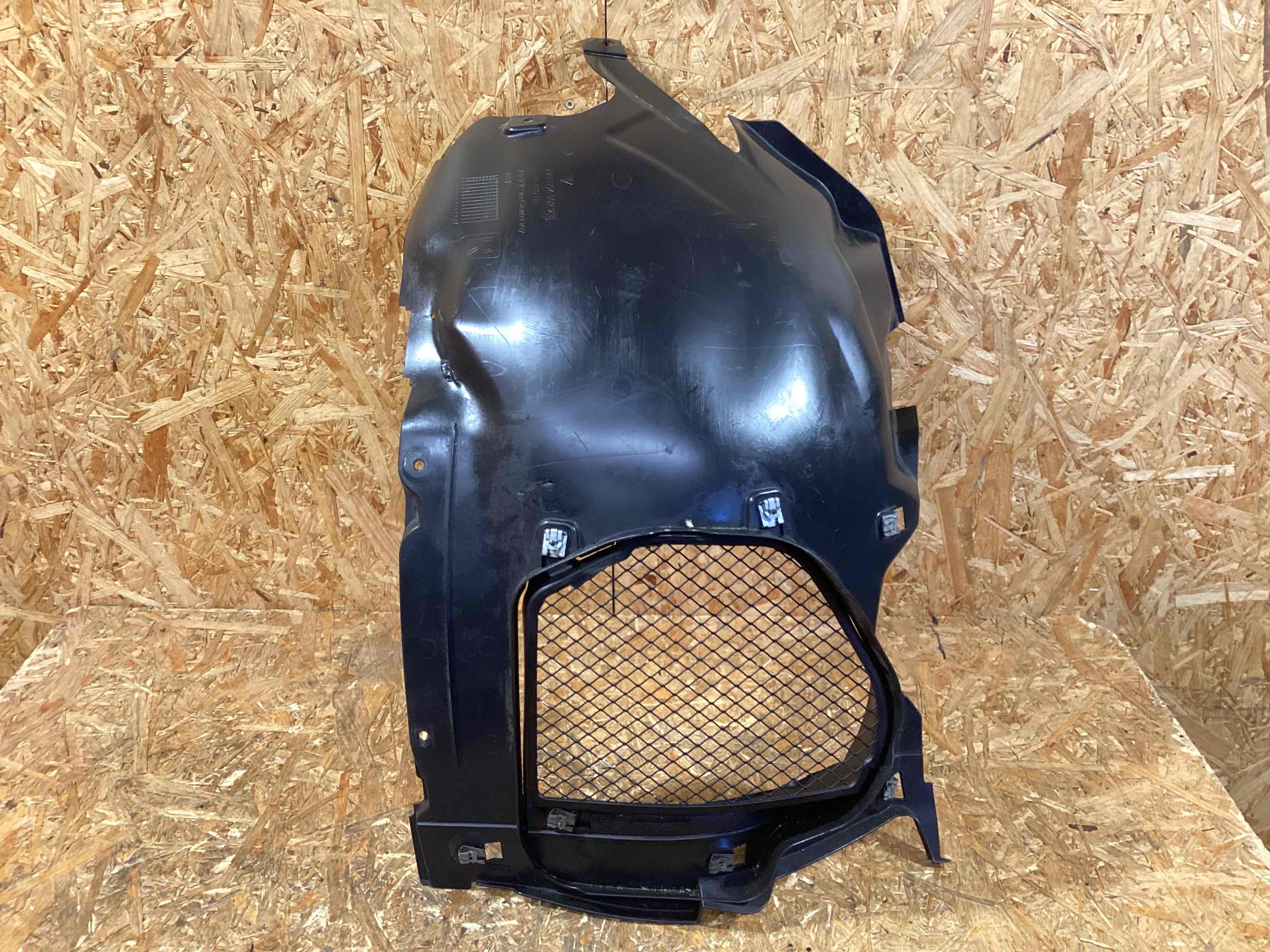 Защита арок передняя правая (подкрылок) Porsche 911 190326-128