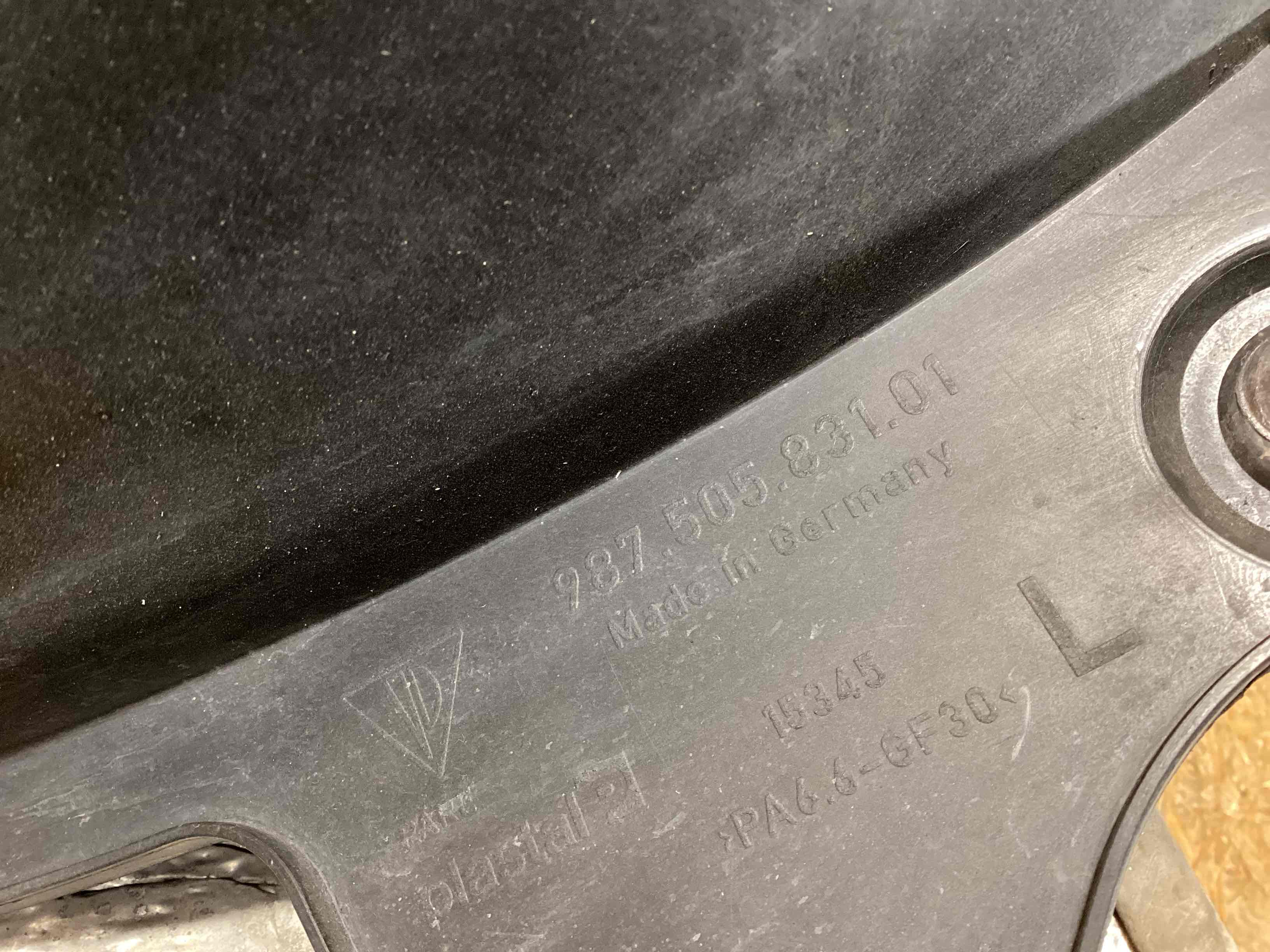 Крепление бампера Porsche Boxster 718 190326-129