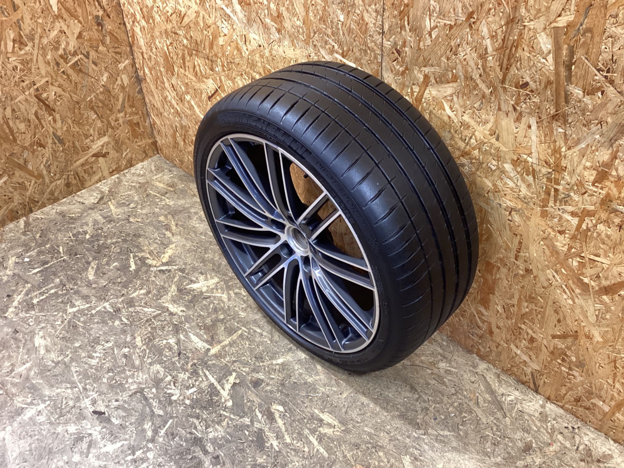 Колесо запасне, тримач, кронштейн, оббивка Porsche Cayenne 191026-101