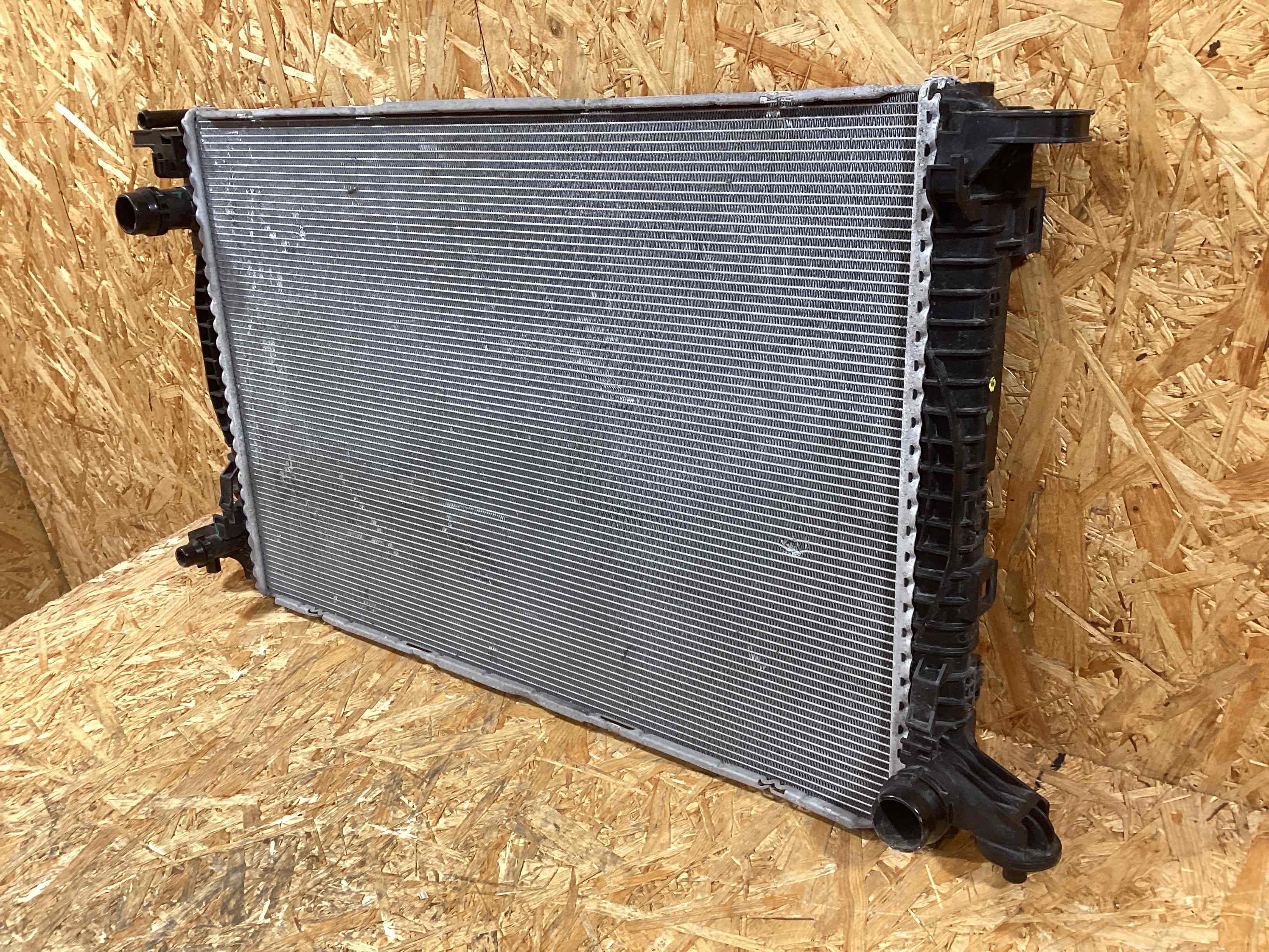 Радиатор (основной) Audi A6 191125-102